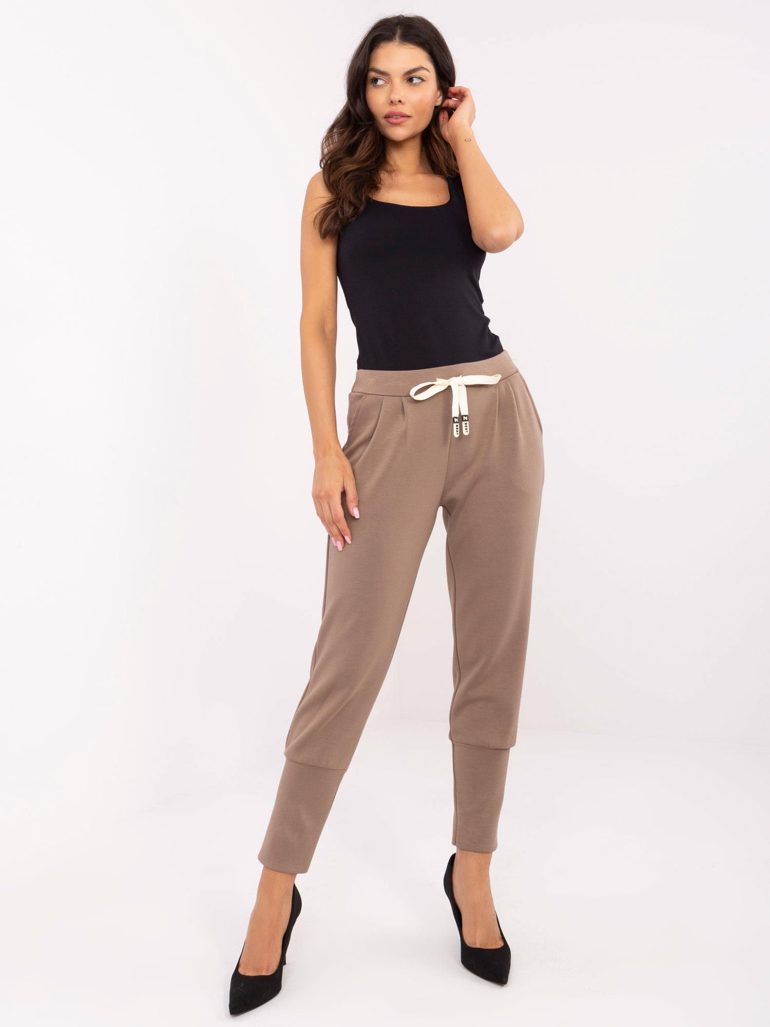 Hnedé dámske tepláky DHJ-SP-9283.83P-brown Veľkosť: ONE SIZE