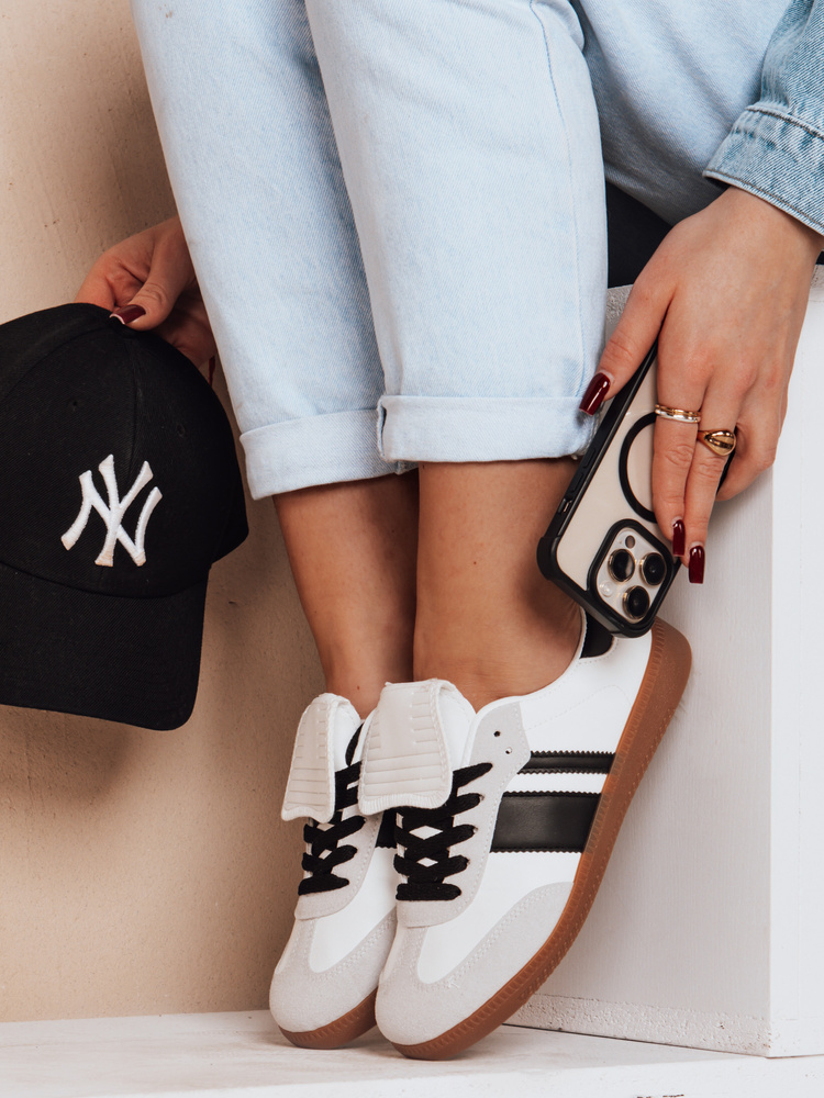 Dámske biele tenisky s plochou gumovou podrážkou SNIKARI ZY0644 Veľkosť: 38