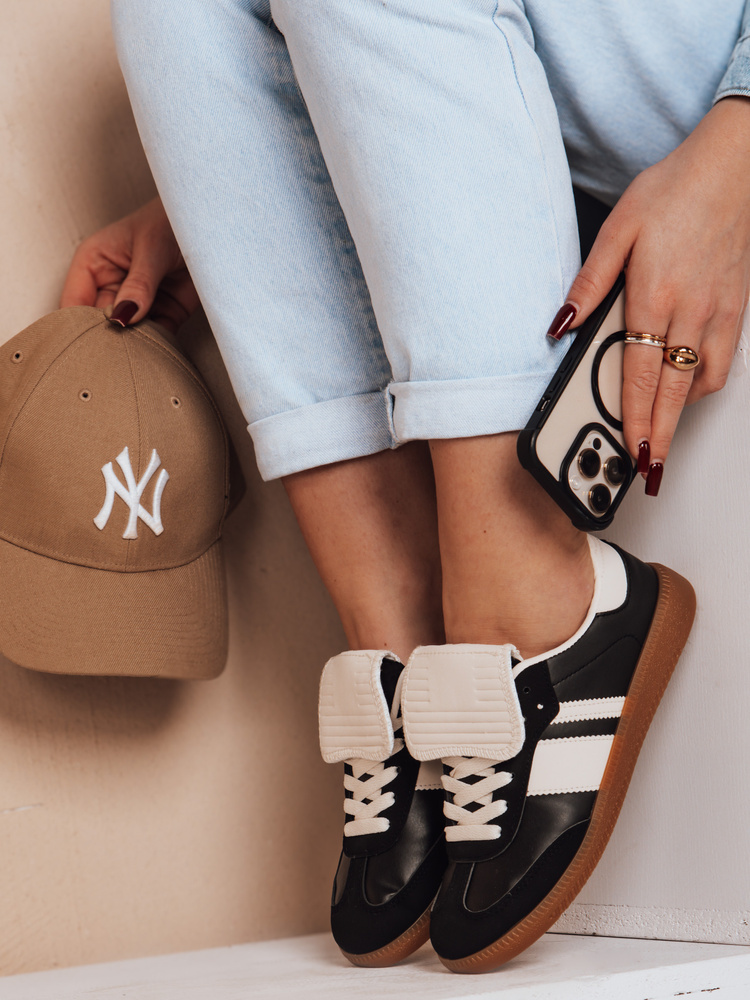 Dámske čierne tenisky s plochou gumovou podrážkou SNIKARI ZY0643 Veľkosť: 38