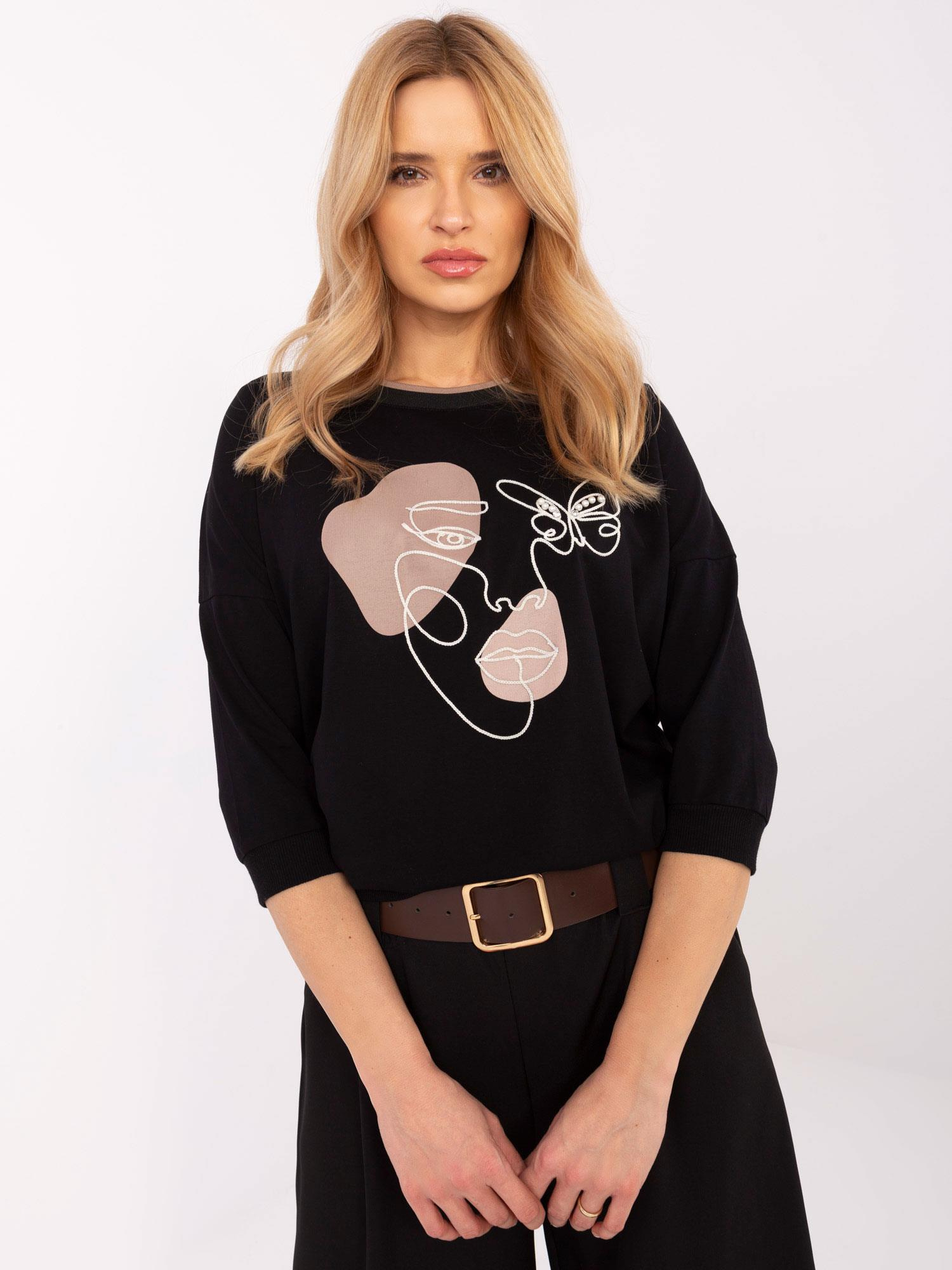 Čierna blúzka s potlačou a aplikáciami RV-BZ-A265.25-black Veľkosť: ONE SIZE