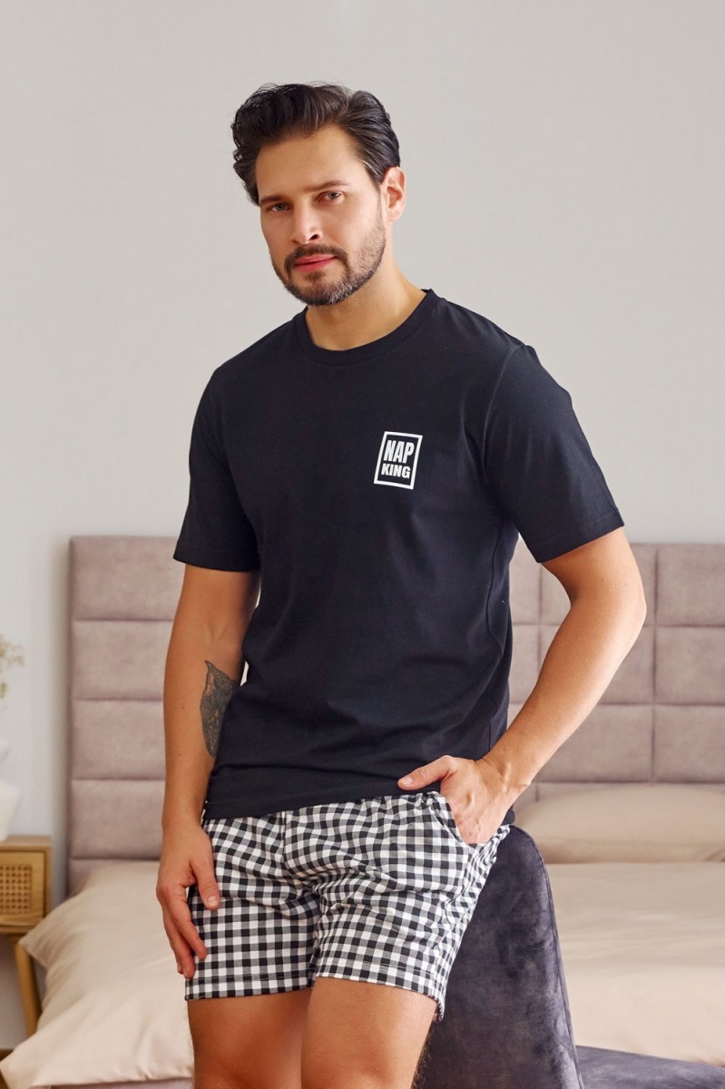 Bielo-čierne pánske pyžamo s kockovanými kraťasmi NAP KING Veľkosť: S