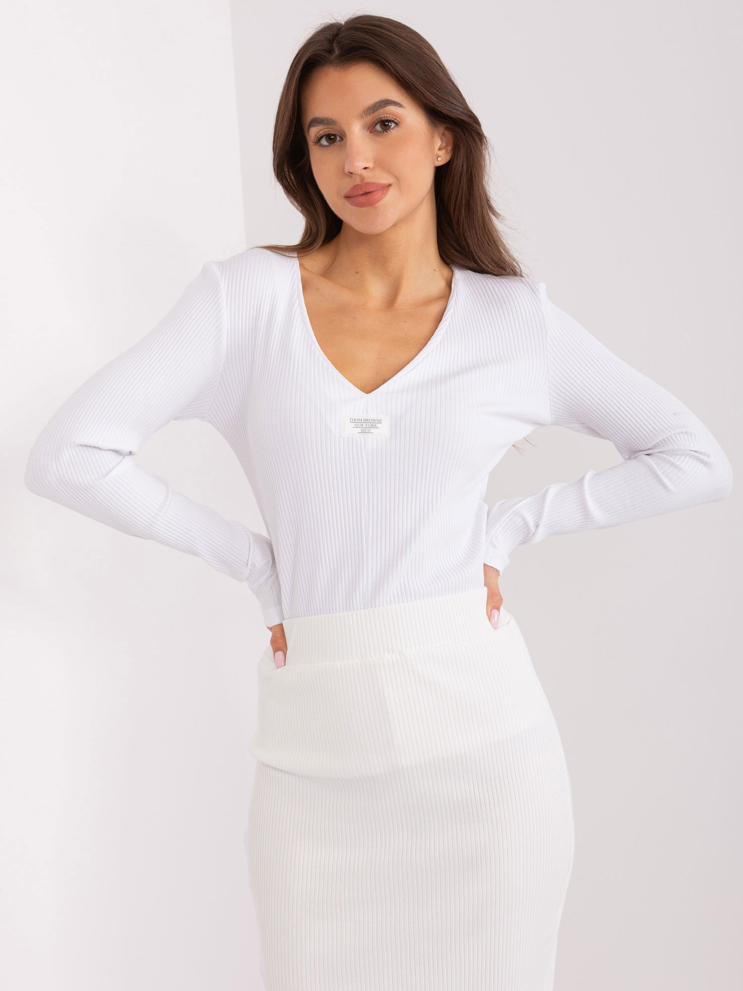 Biele rebrované tričko s výstrihom RV-BZ-9155.81-white Veľkosť: ONE SIZE