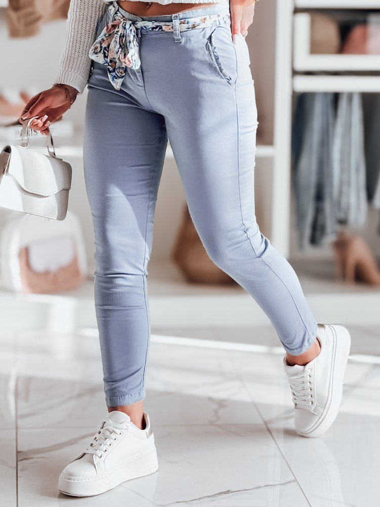 Dámske svetlomodré chino nohavice s pásikom ROSSALI UY2535 Veľkosť: XL