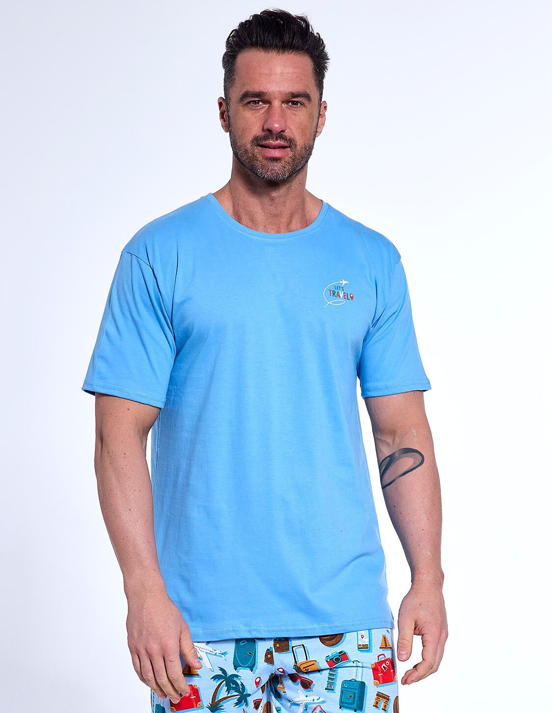 Modré pánske krátke pyžamo so vzorovanými kraťasmi Cornette Travel 326/174 kr/r M-2XL meska Veľkosť: 2XL, Barva: Modrá