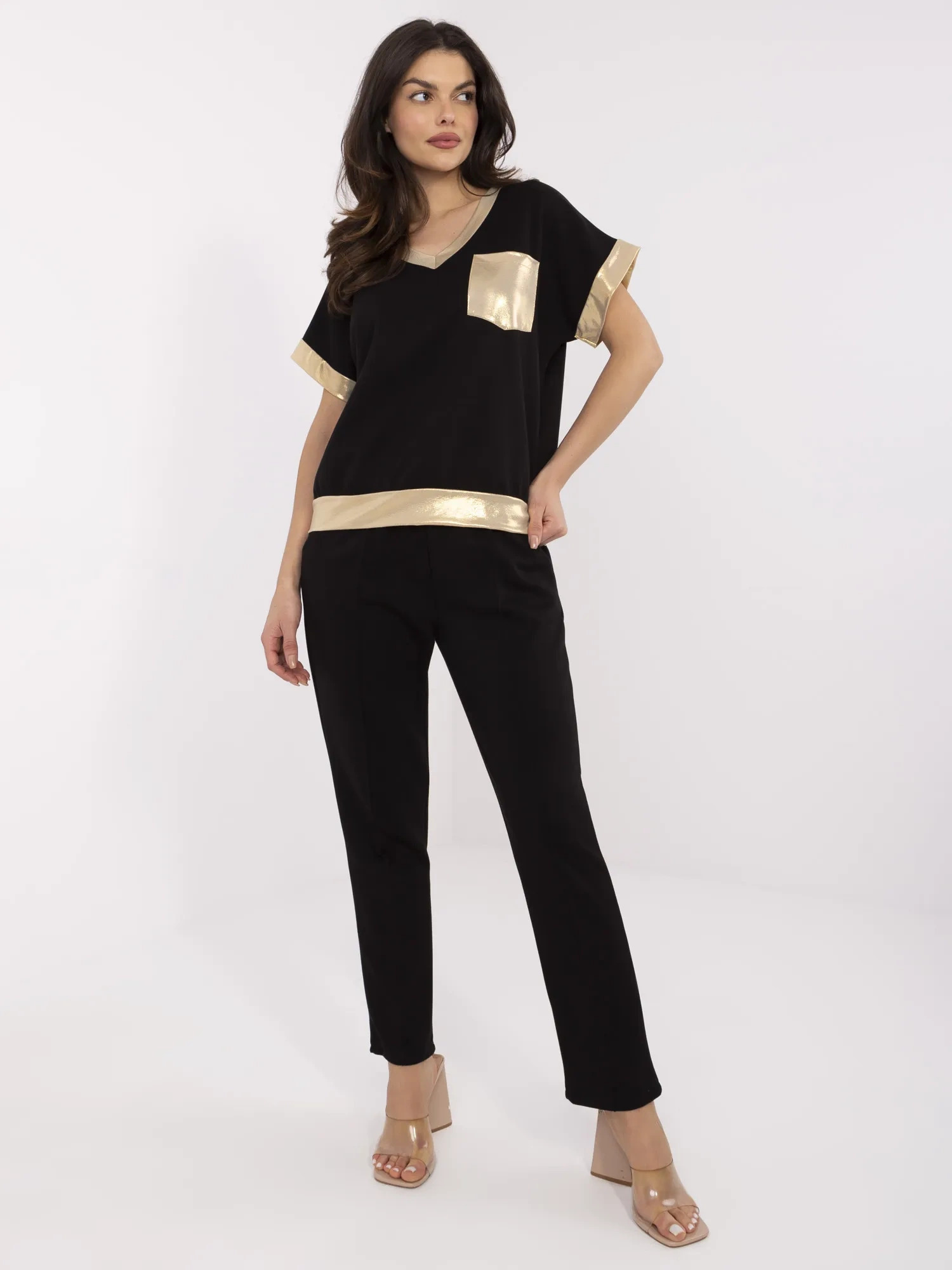 Čierna súprava s V výstrihom a krátkym rukávom MI-KMPL-M6196.28-black Veľkosť: ONE SIZE