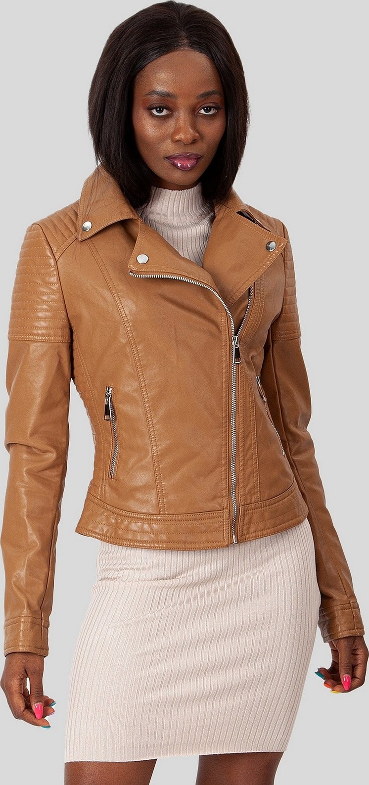 Krátka dámska svetlohnedá koženková bunda BLE 215500 F - Camel Veľkosť: S