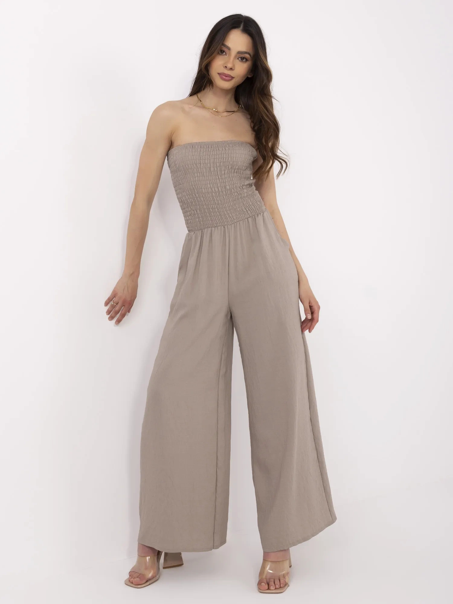 Dámský béžový overal z viskózy s odhalenými rameny MI-KO-271125.80-dark beige Veľkosť: ONE SIZE