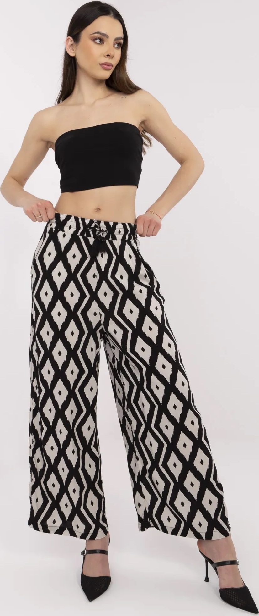 Čierne dámske vzorované letné nohavice z viskózy D73771M62237H-black Veľkosť: M