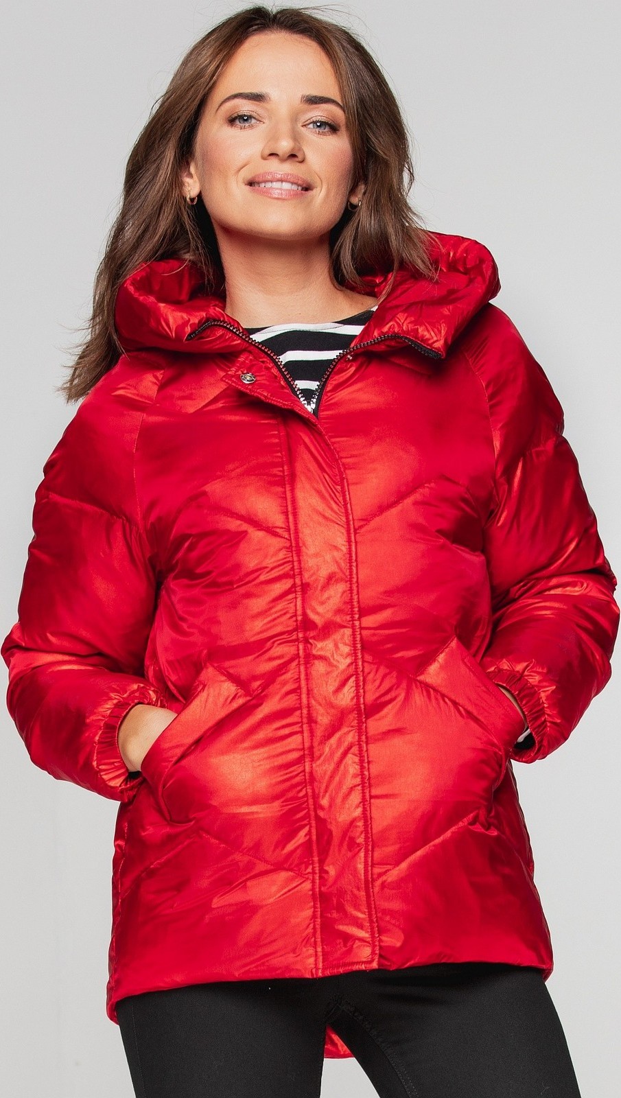 Červená dámska prechodová prešívaná bunda so srdiečkom na chrbte BLH 211002 F - Red Veľkosť: XL