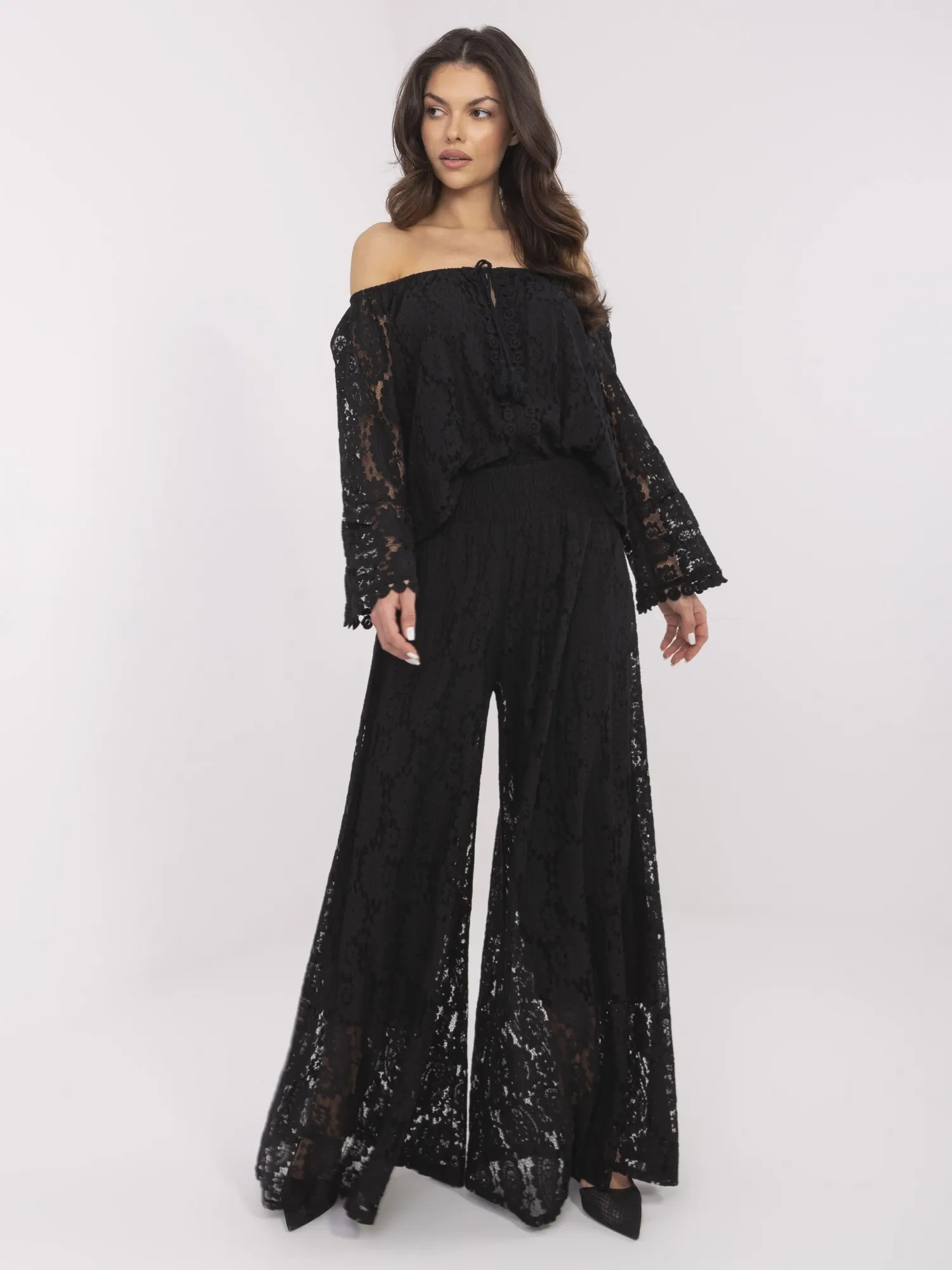 Čierne dámske široké nohavice s čipkou MI-SP-88501.81-black Veľkosť: ONE SIZE