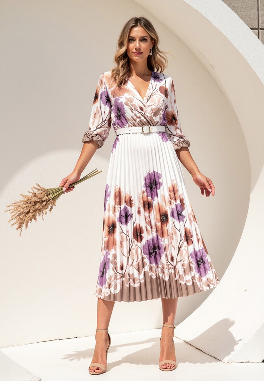 Saténové dámske kvetované šaty M1138 White Veľkosť: S/M