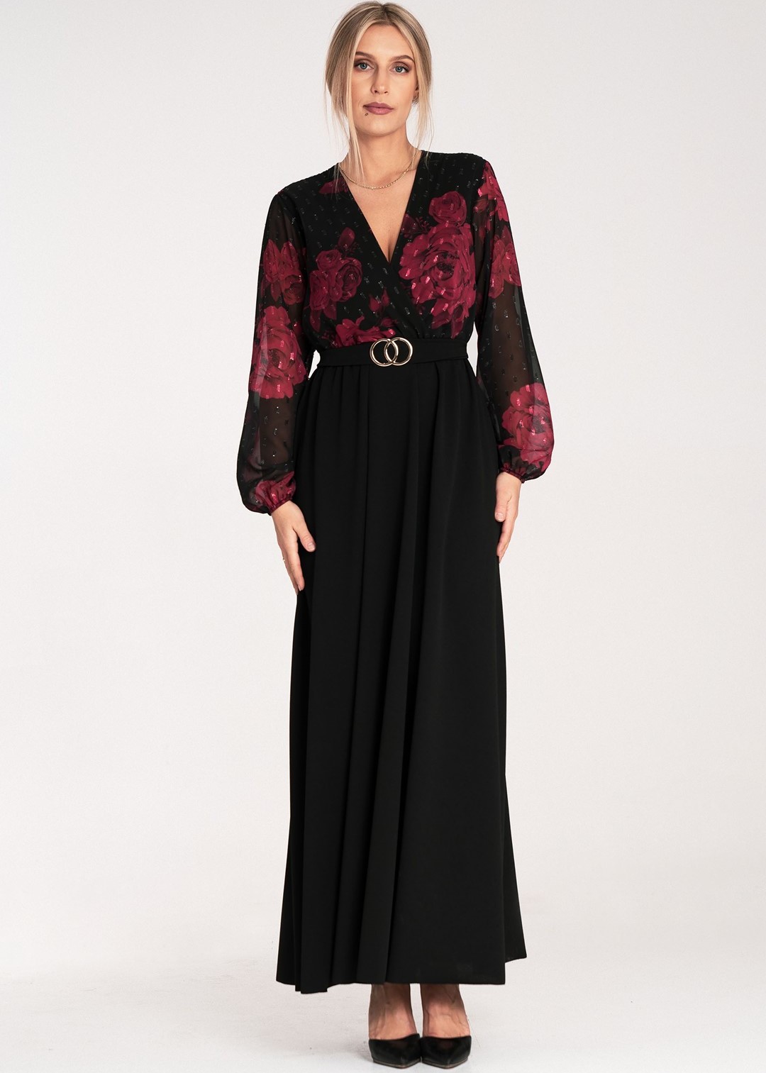 Čierne dámske maxi šaty s dlhými ozdobnými rukávmi M1092 Black Veľkosť: S/M