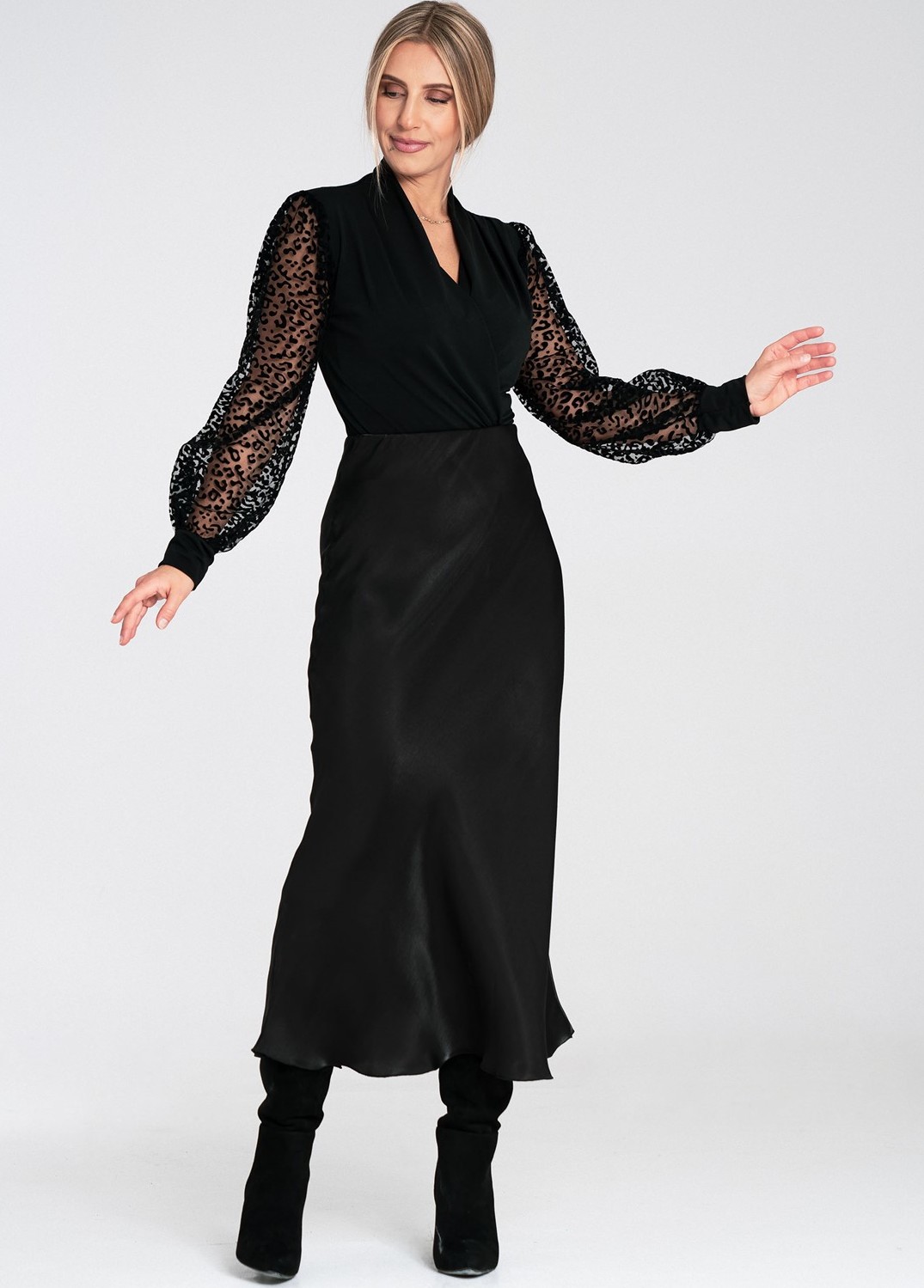 Čierna dámska viskózová sukňa M1084 Black Veľkosť: S/M