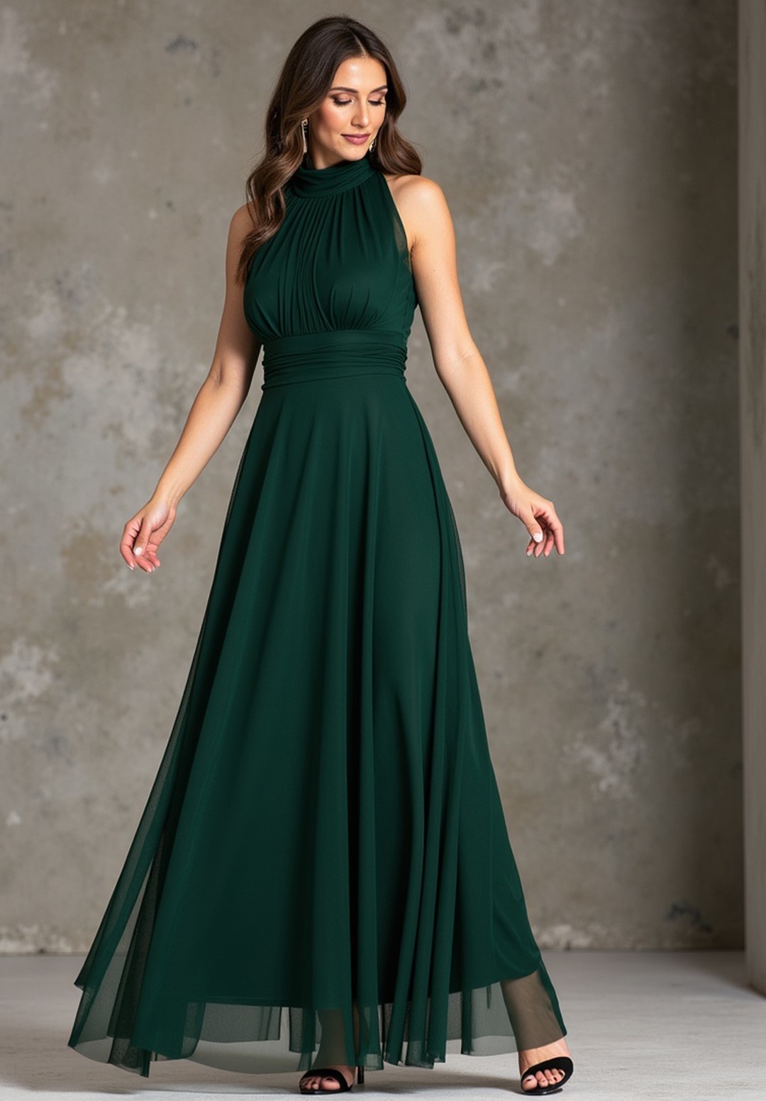 Tmavozelené dámske maxi šaty s odhalenými ramenami M1173 Green Veľkosť: S/M