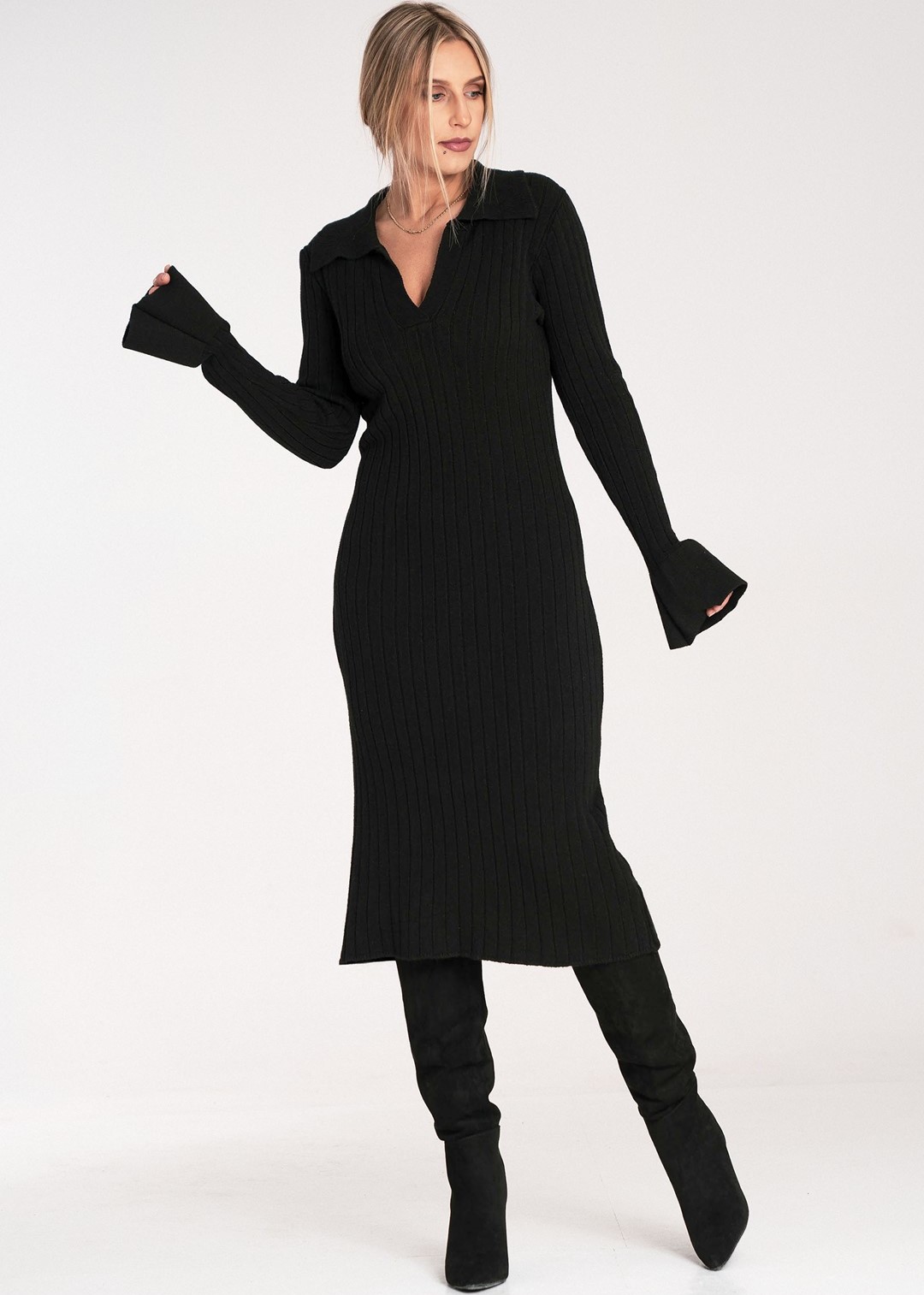 Čierne dámske priliehavé šaty s golierom M1093 Black Veľkosť: ONE SIZE