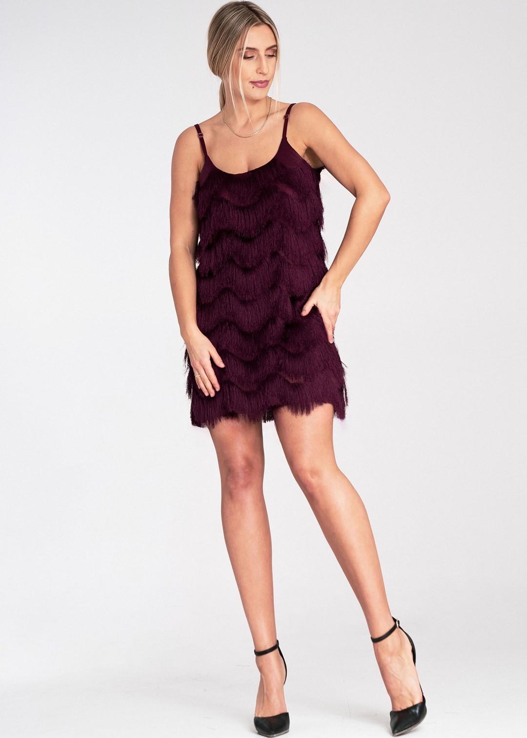 Vínové šaty s ozdobnými strapcami M1107 Deep Red Veľkosť: S/M