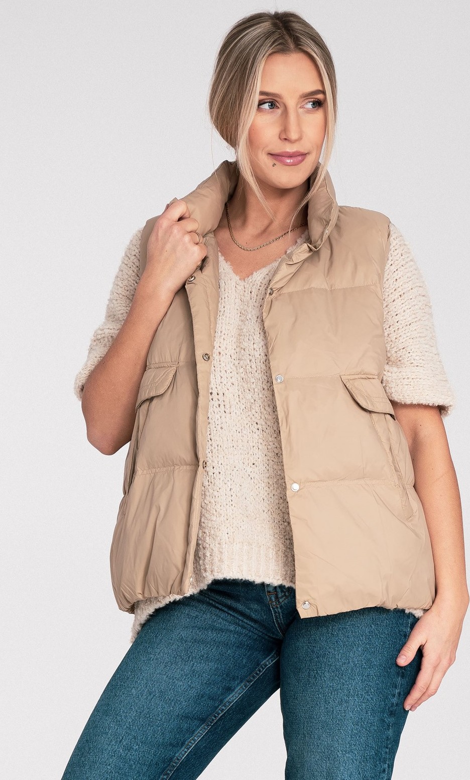 Béžová dámska prešívaná vesta s vreckami M1115 Beige Veľkosť: ONE SIZE