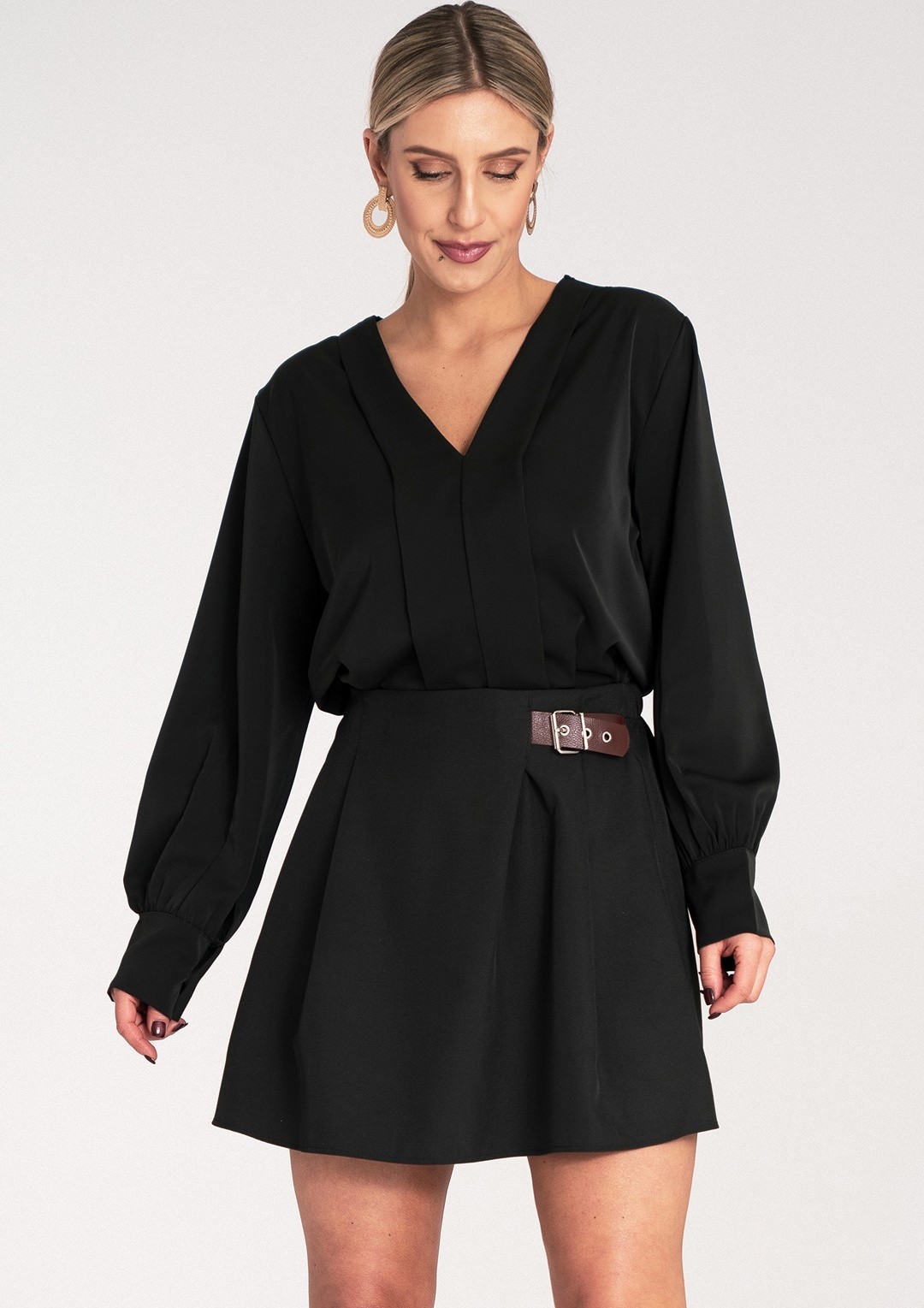 Čierna dámska elegantná saténová blúzka M1135 Black Veľkosť: S/M