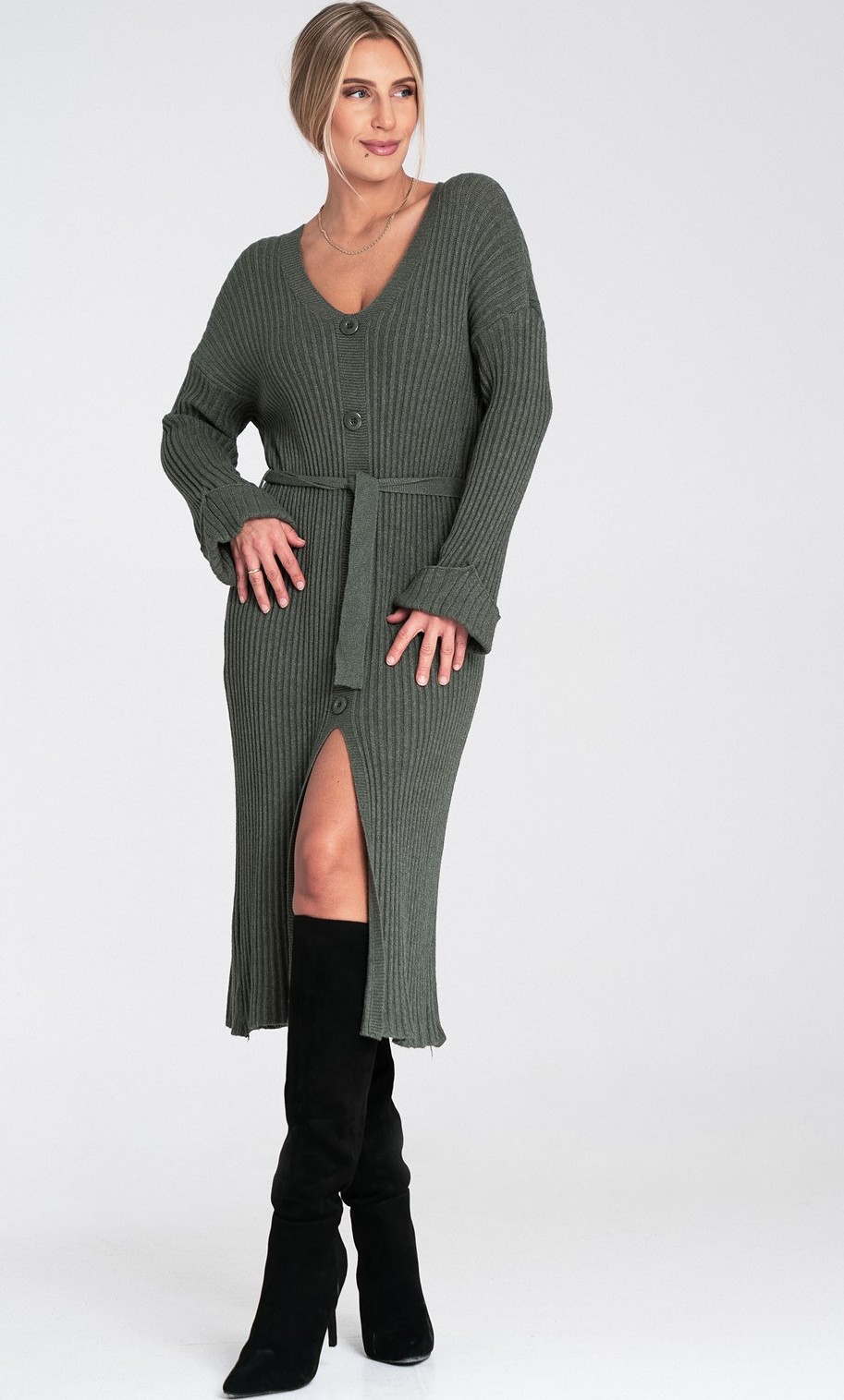 Olivovo zelené dámske pletené šaty s viskózou M1095 Olive Green Veľkosť: ONE SIZE