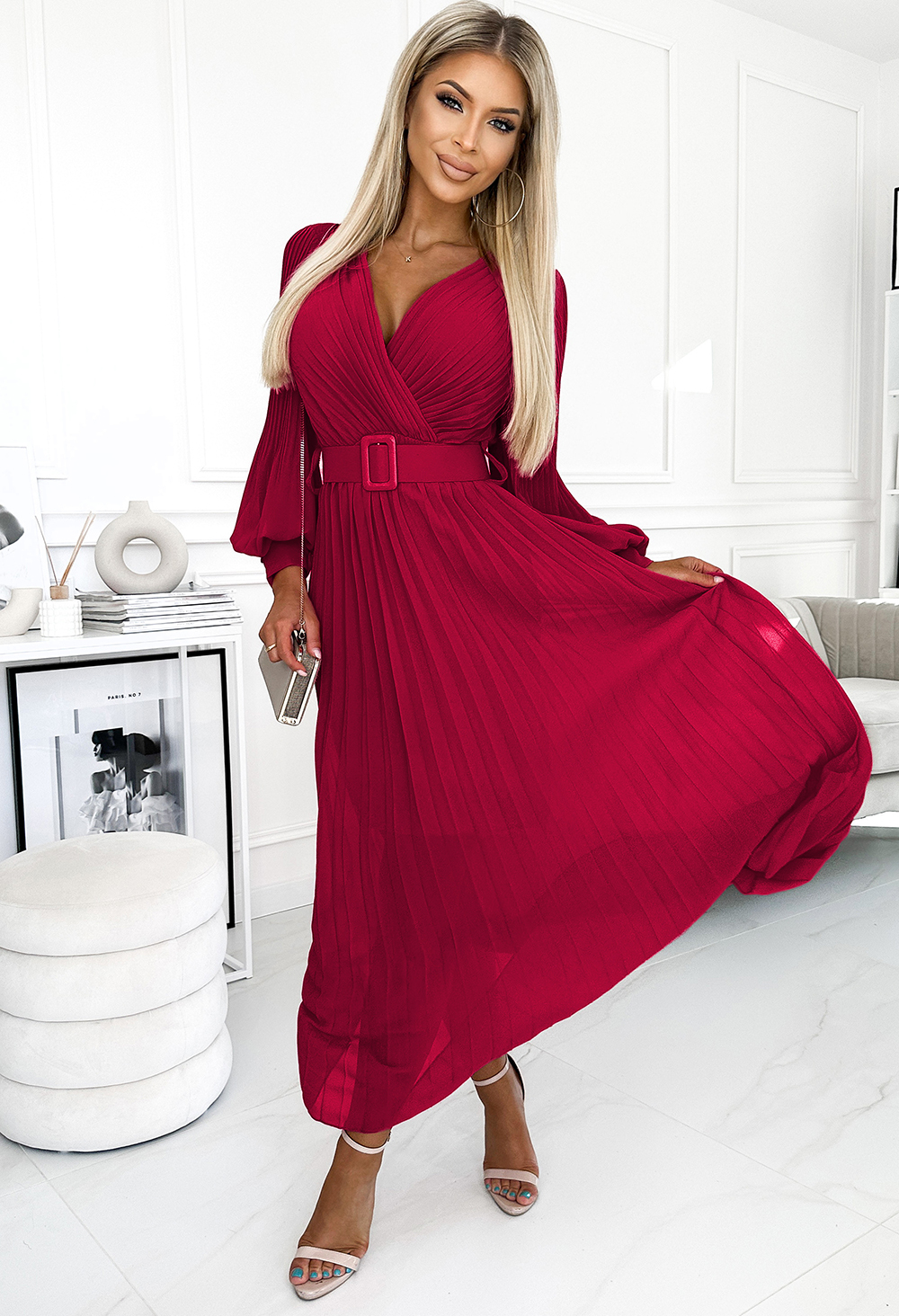 Skladané bordové šifónové šaty s dlhými rukávmi a pásikom KLARA 414-9 Veľkosť: ONE SIZE