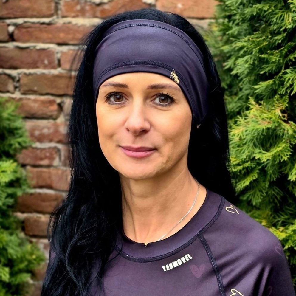Čierna dámska funkčná čelenka Veľkosť: ONE SIZE