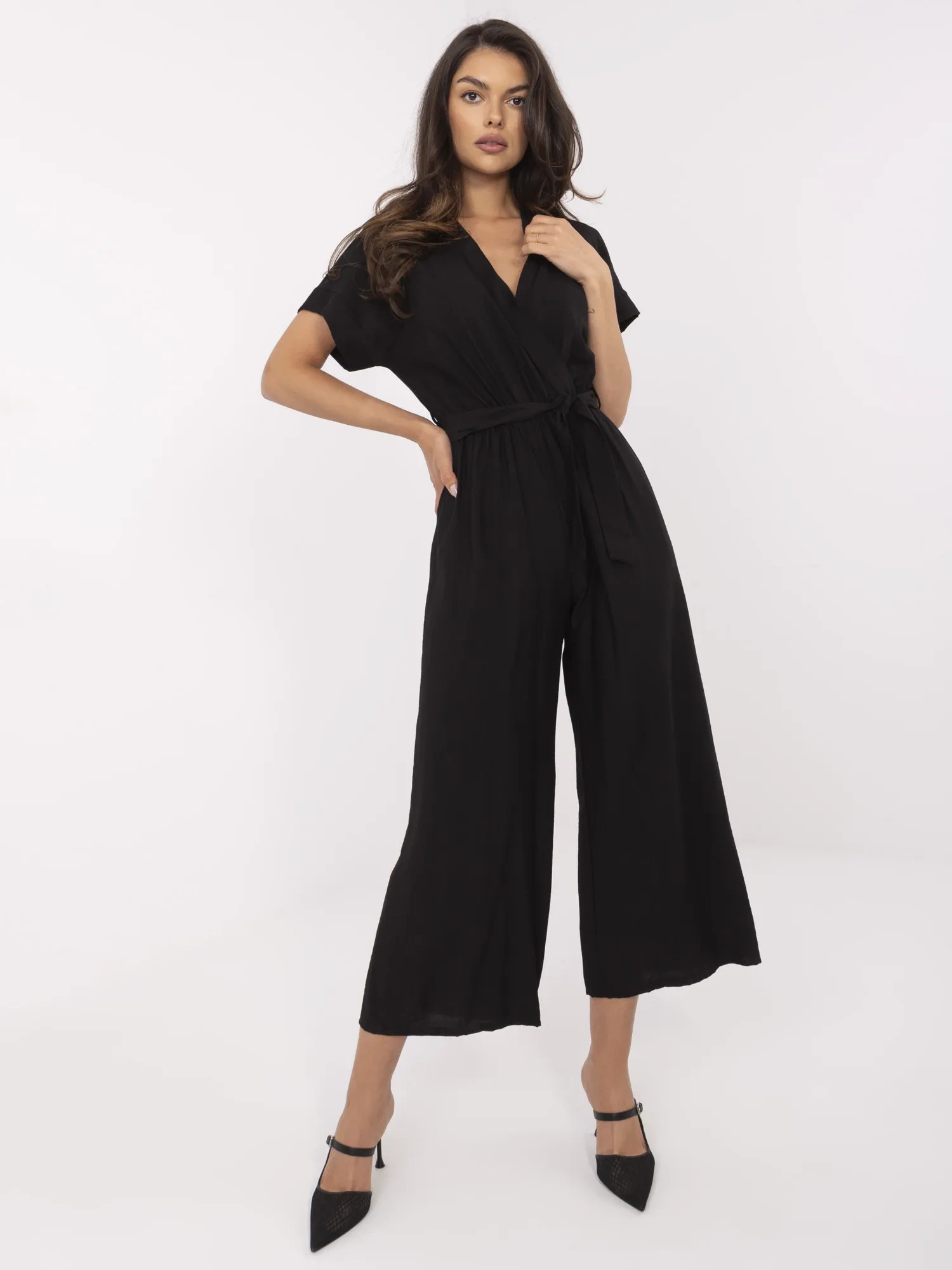 Čierny dámsky overal s obálkovým výstrihom DHJ-KO-19077.69-black Veľkosť: ONE SIZE