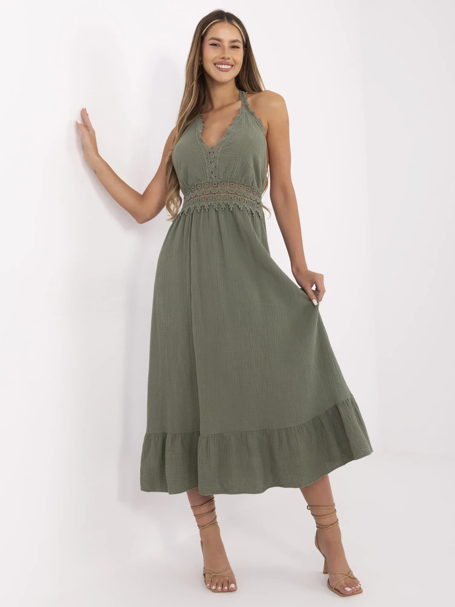 Khaki dámske mušelínové šaty s odhaleným chrbtom MI-SK-88573.83-khaki Veľkosť: ONE SIZE