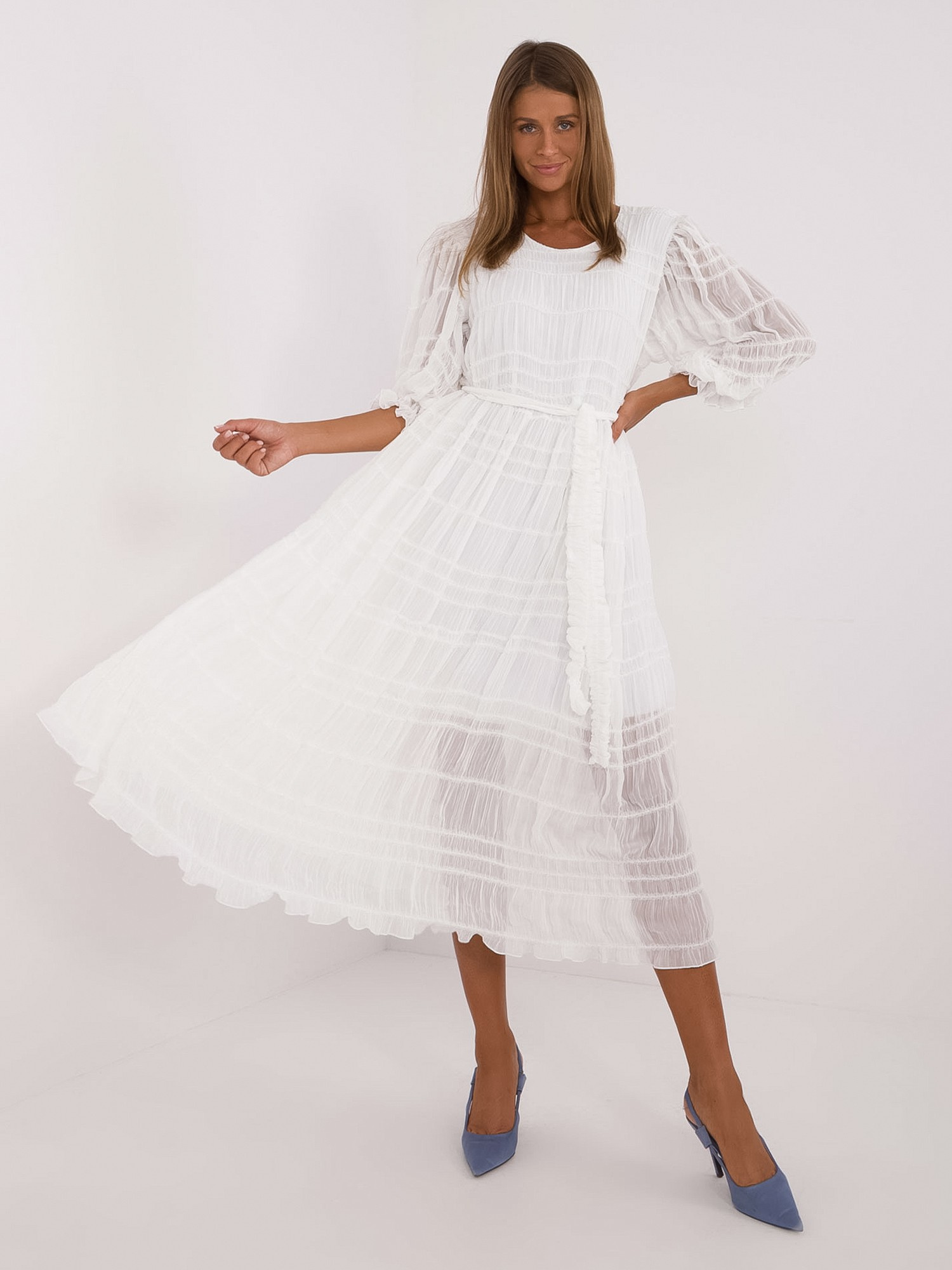 Bílé dámské šaty s 3/4 rukávy LK-SK-509373.39-white Veľkosť: M/L