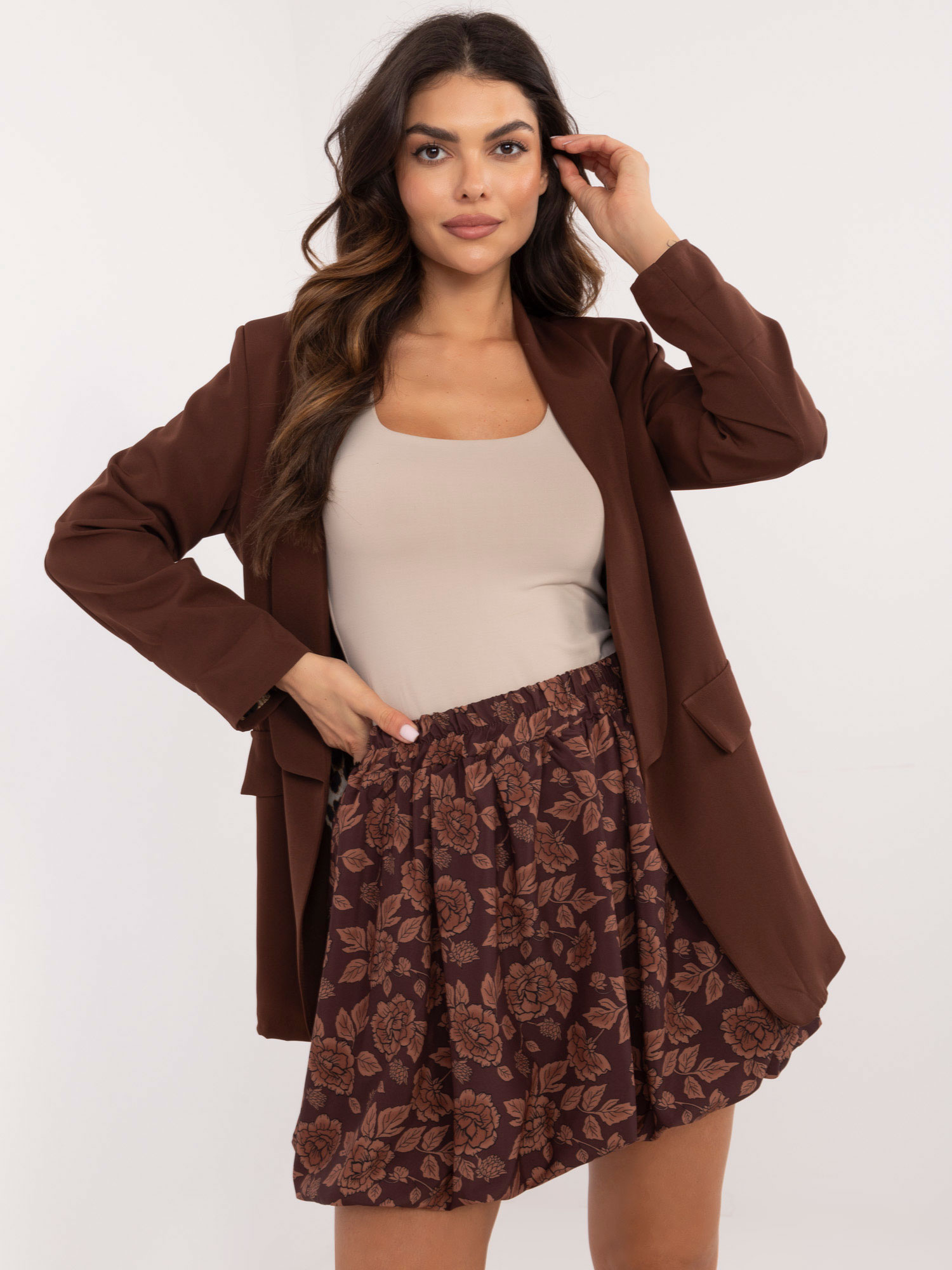 Hnědá dámská mini sukně s květinovým potiskem DHJ-SD-19865-7.69P-brown Veľkosť: ONE SIZE