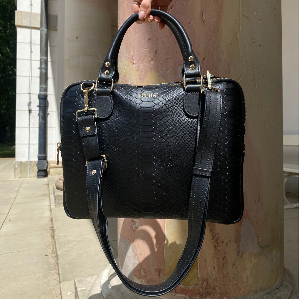 Solier Čierna aktovka/taška na notebook so vzorom FL26 BLACK SNAKE Veľkosť: ONE SIZE