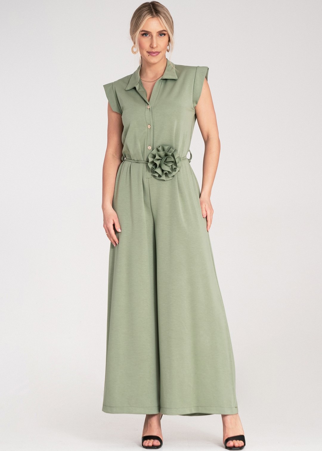 Svetlozelený dámsky viskózový overal s pásikom s ozdobným kvetom M1190 Green Veľkosť: S/M