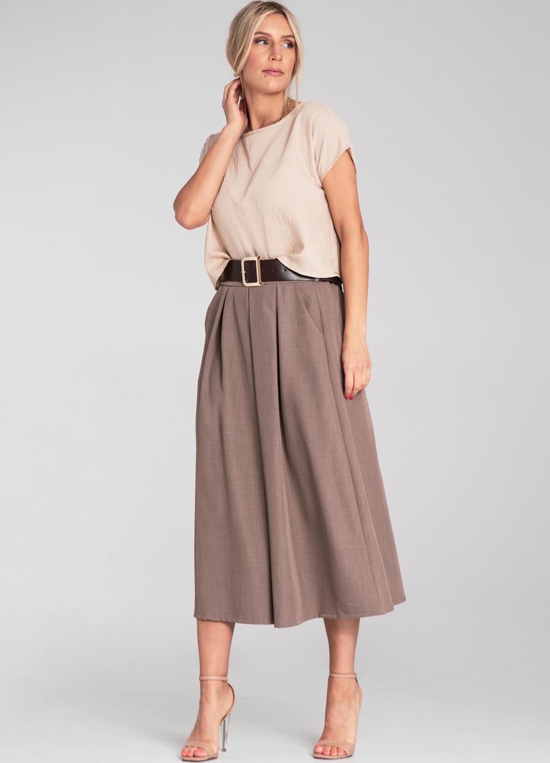 Hnedá dámska skladaná midi sukňa s vysokým pásom M1201 Brown Veľkosť: S/M