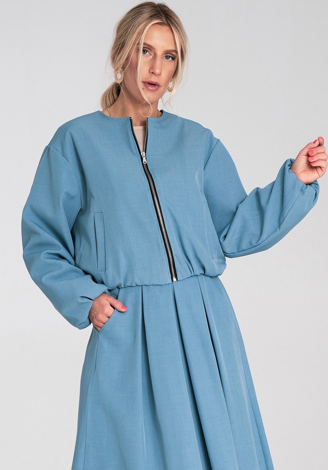 Svetlomodrá ľahká dámska krátka bombera M1198 Blue Veľkosť: S/M