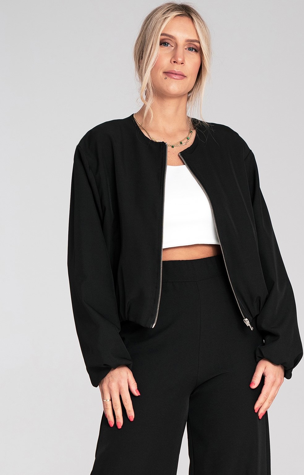 Čierna ľahká dámska krátka bombera M1198 Black Veľkosť: S/M