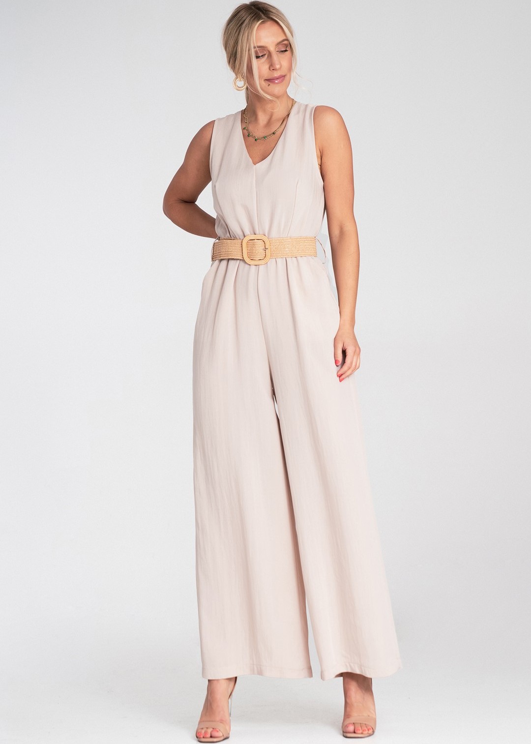 Béžový dámsky elegantný overal z viskózy M1193 Beige Veľkosť: S/M