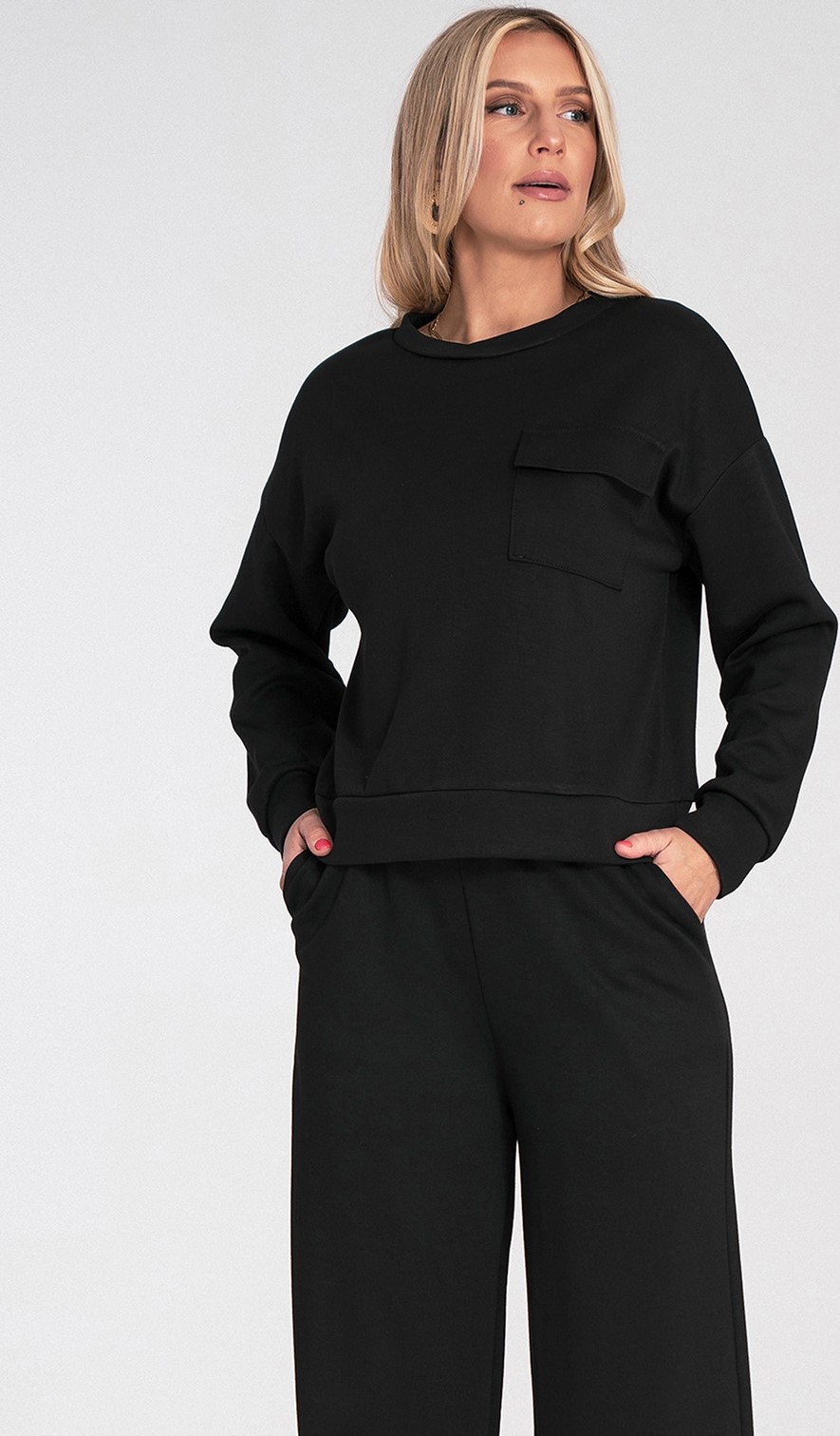 Čierna dámska viskózová mikina s vreckom na hrudi M1202 Black Veľkosť: S/M