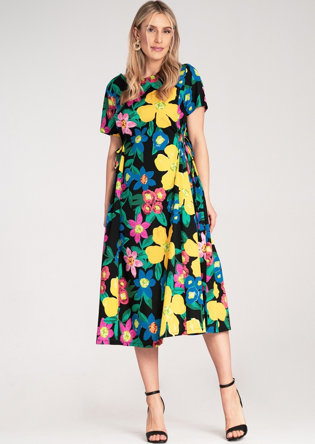 Tmavomodré midi šaty so sťahovacími šnúrkami a kvetinovou potlačou M1218 Black Veľkosť: ONE SIZE