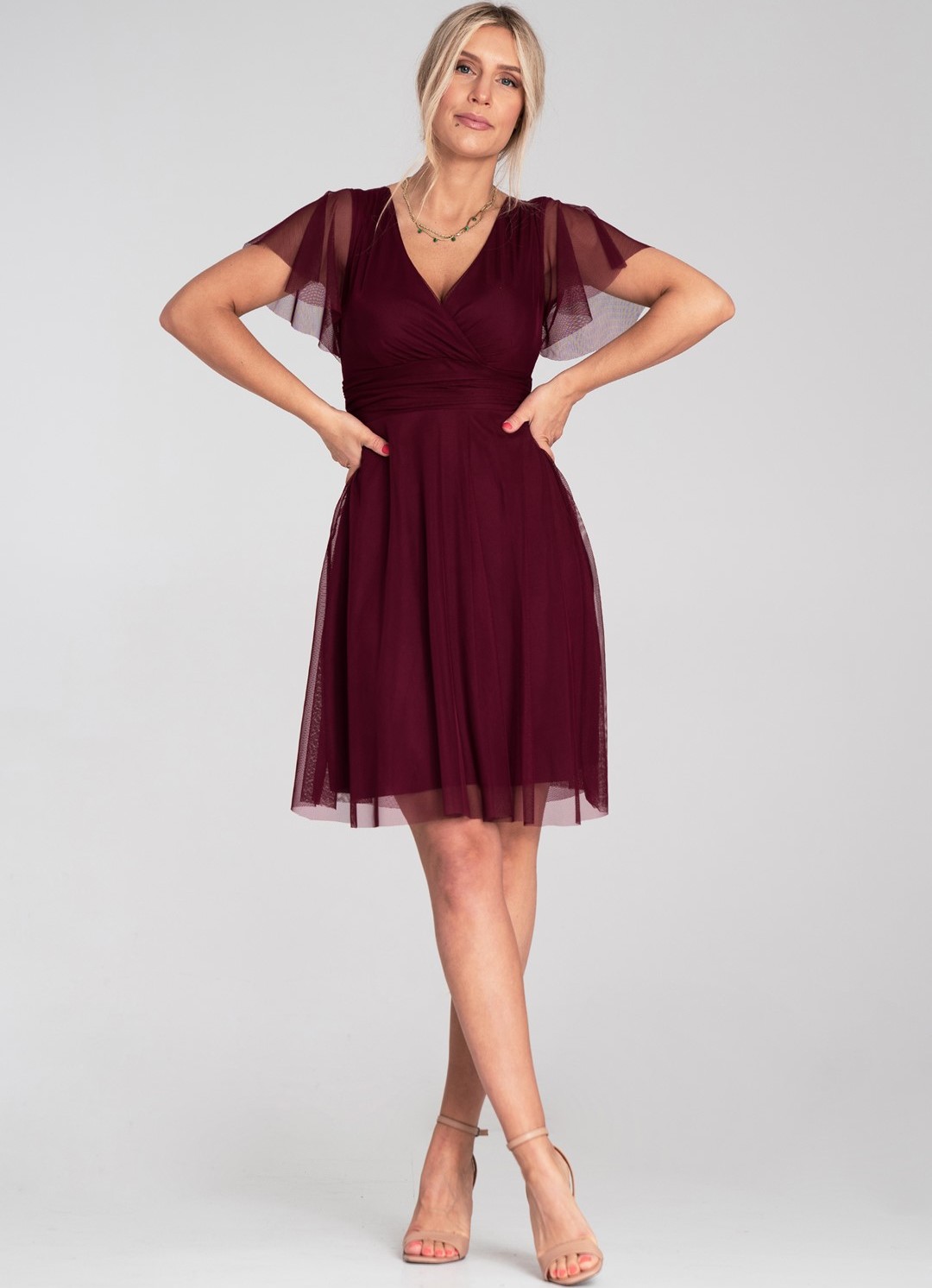 Vínové tylové šaty s krátkym rukávom M1206 Deep Red Veľkosť: S/M