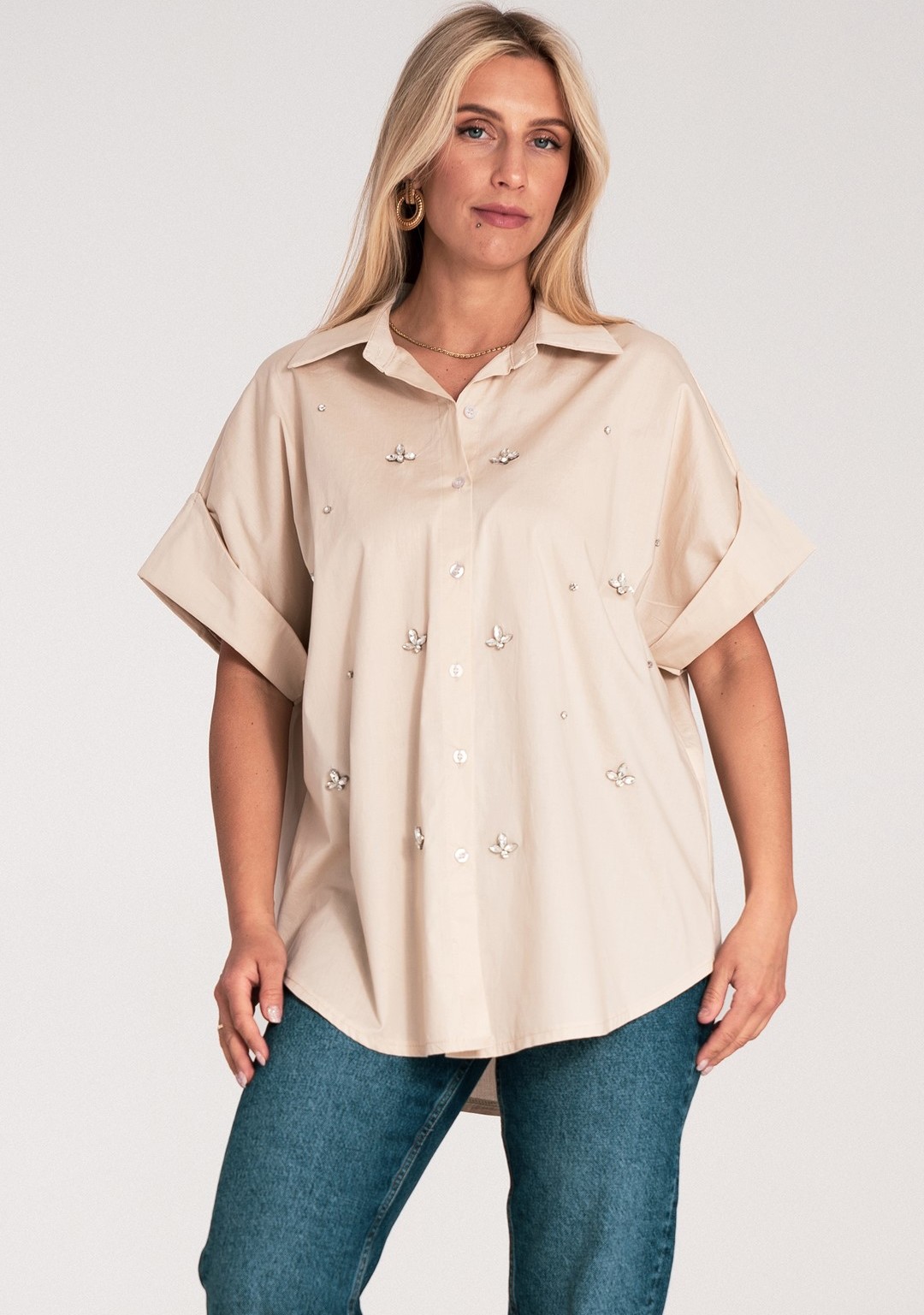 Béžová dámska oversize košeľa s krátkym rukávom M1226 Beige Veľkosť: S/M