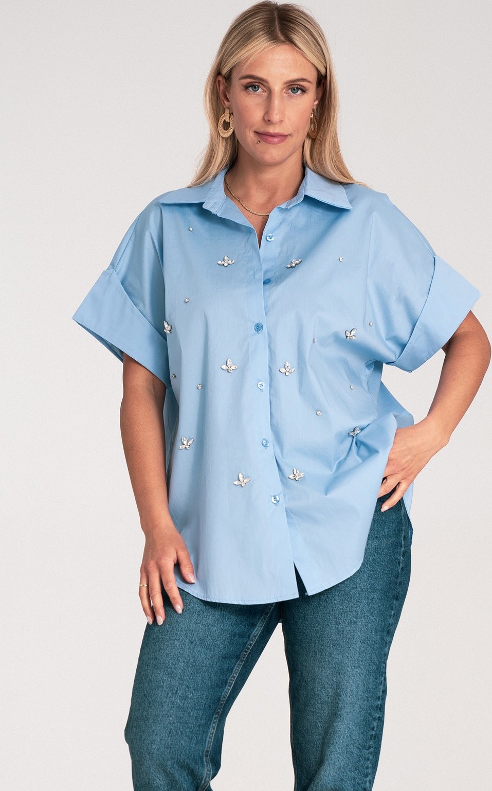 Svetlomodrá dámska oversize košeľa s krátkym rukávom M1226 Blue Veľkosť: S/M