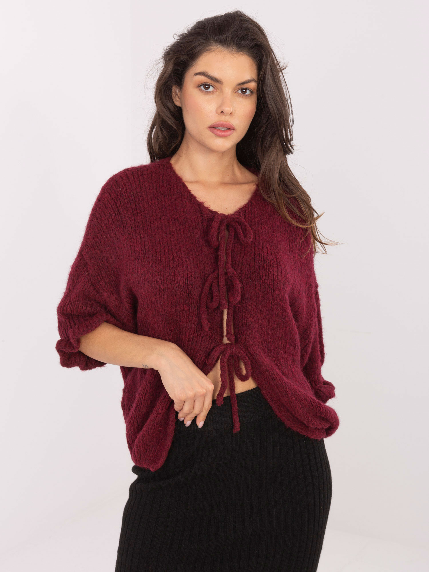 Vínový dámsky oversize sveter s 3/4 rukávmi MI-SW-2911.91-bordo Veľkosť: ONE SIZE