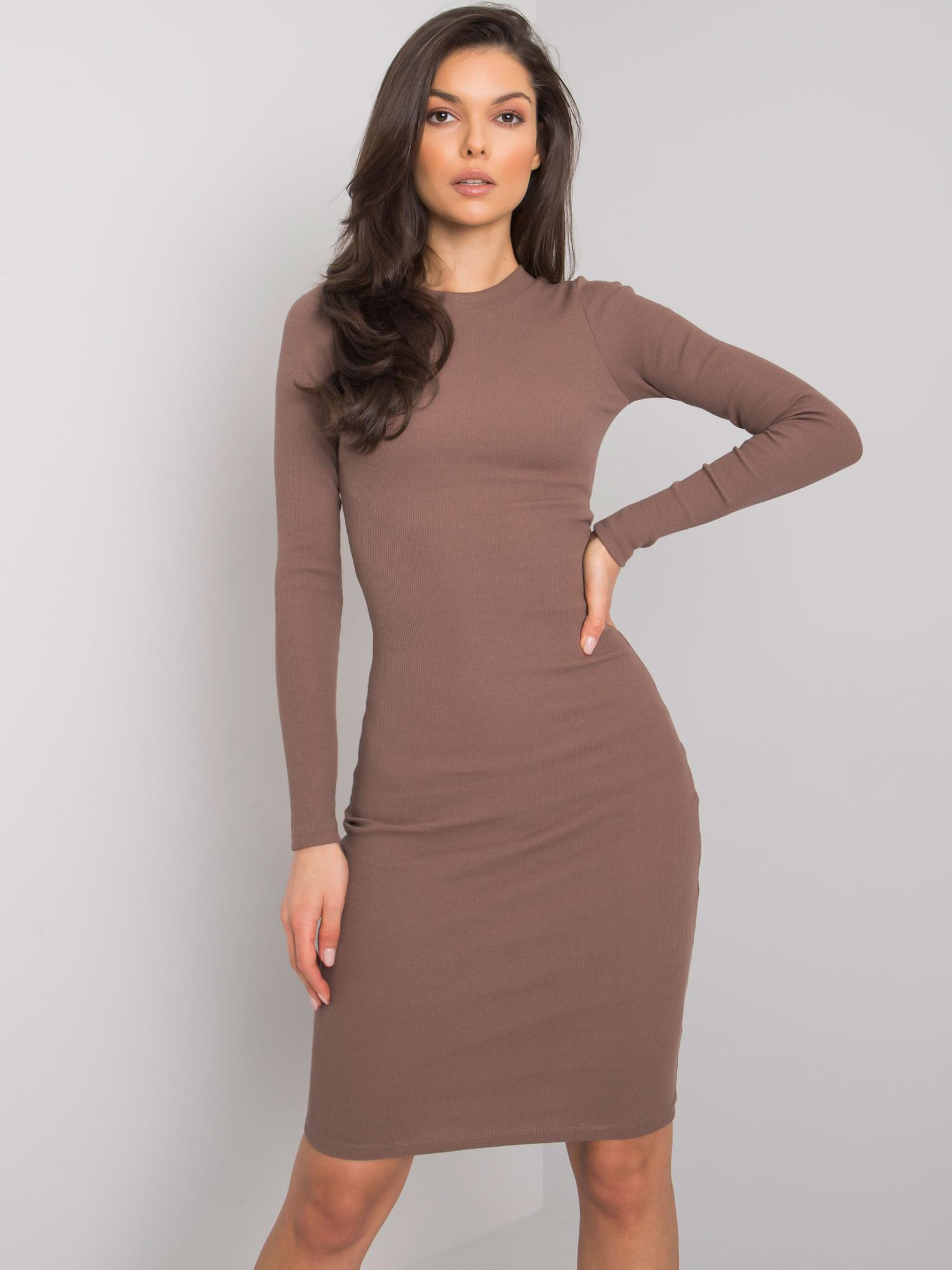 Hnedé priliehavé rebrované šaty RV-SK-5131.18P-brown Veľkosť: M