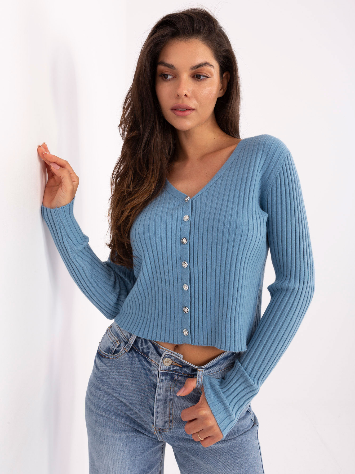 Modrý dámsky rebrovaný sveter s ozdobnými gombíkmi PM-SW-R1639.27-light blue Veľkosť: S/M