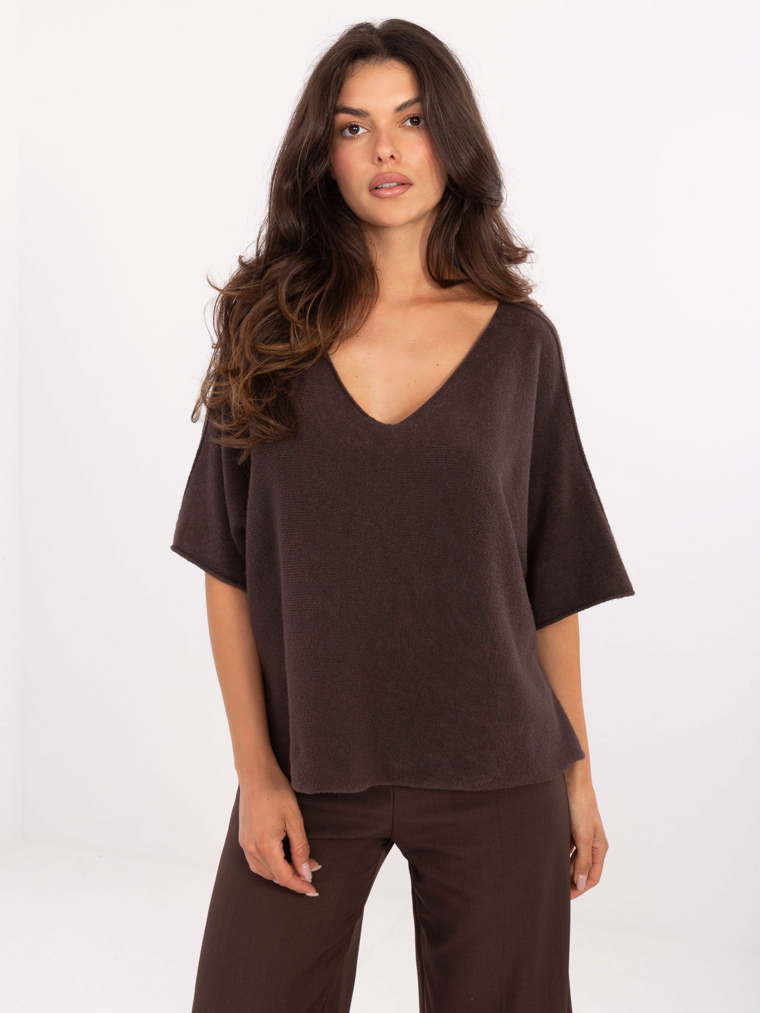 Hnedý dámsky viskózový sveter s krátkym rukávom IT-SW-2202.52-dark brown Veľkosť: ONE SIZE