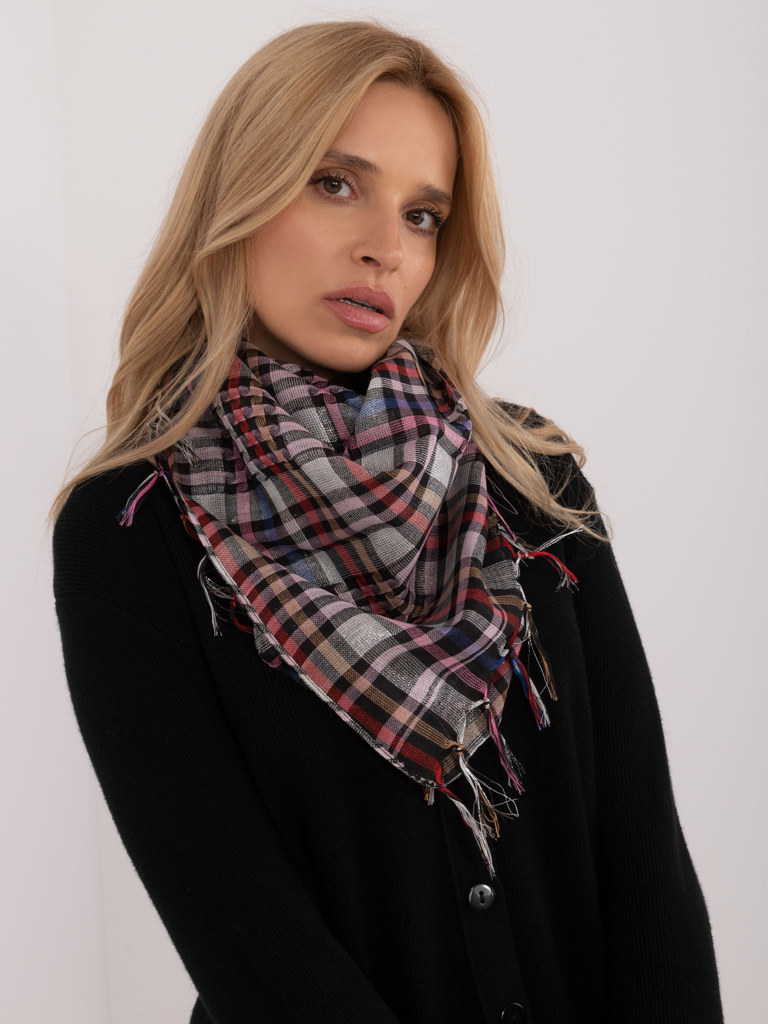 Károvaná dámska šatka AT-CH-3007.91-multicolour Veľkosť: ONE SIZE
