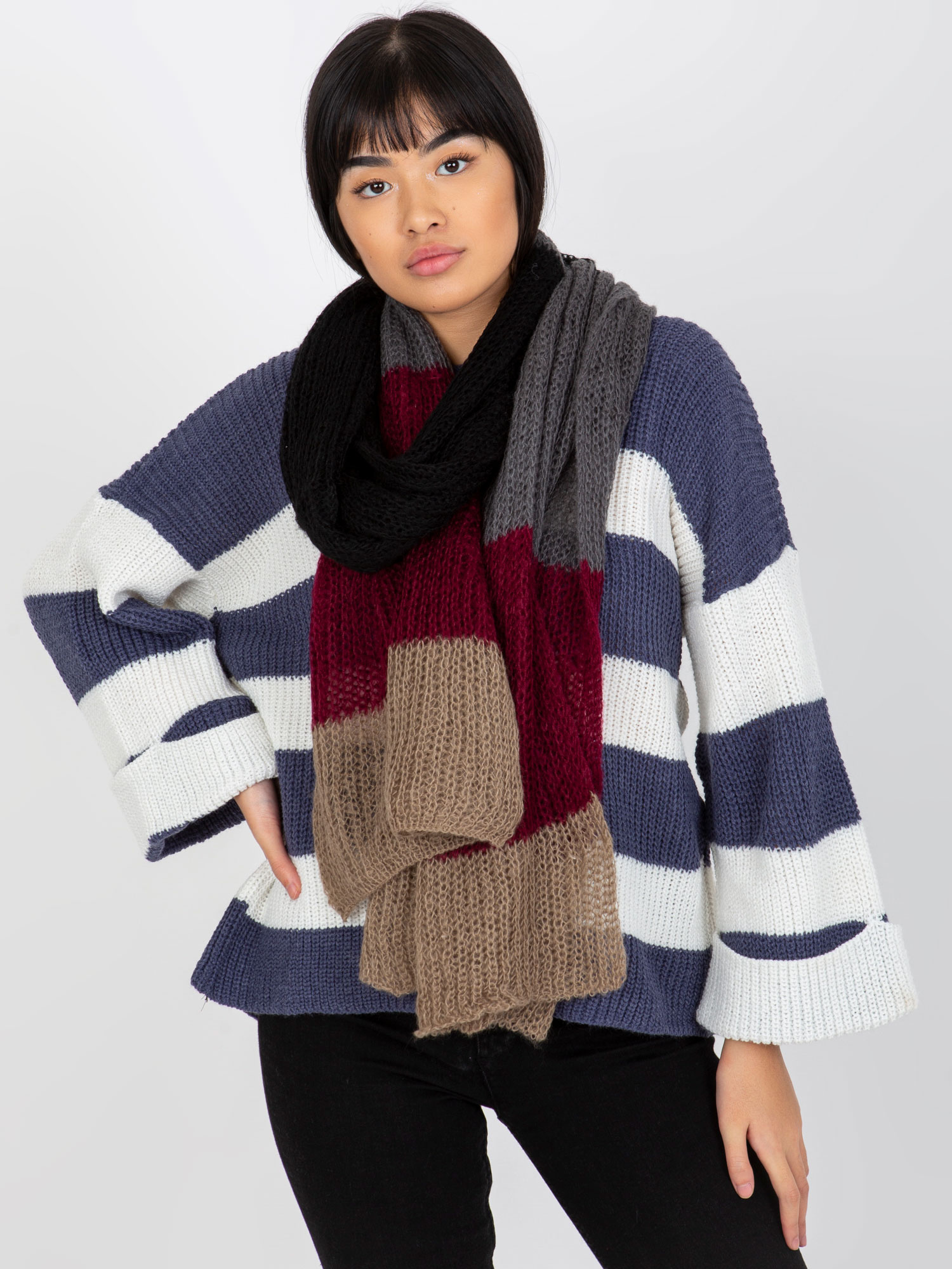 Farebný dlhý šál - vínový AT-SZ-LM72271.94 Veľkosť: ONE SIZE