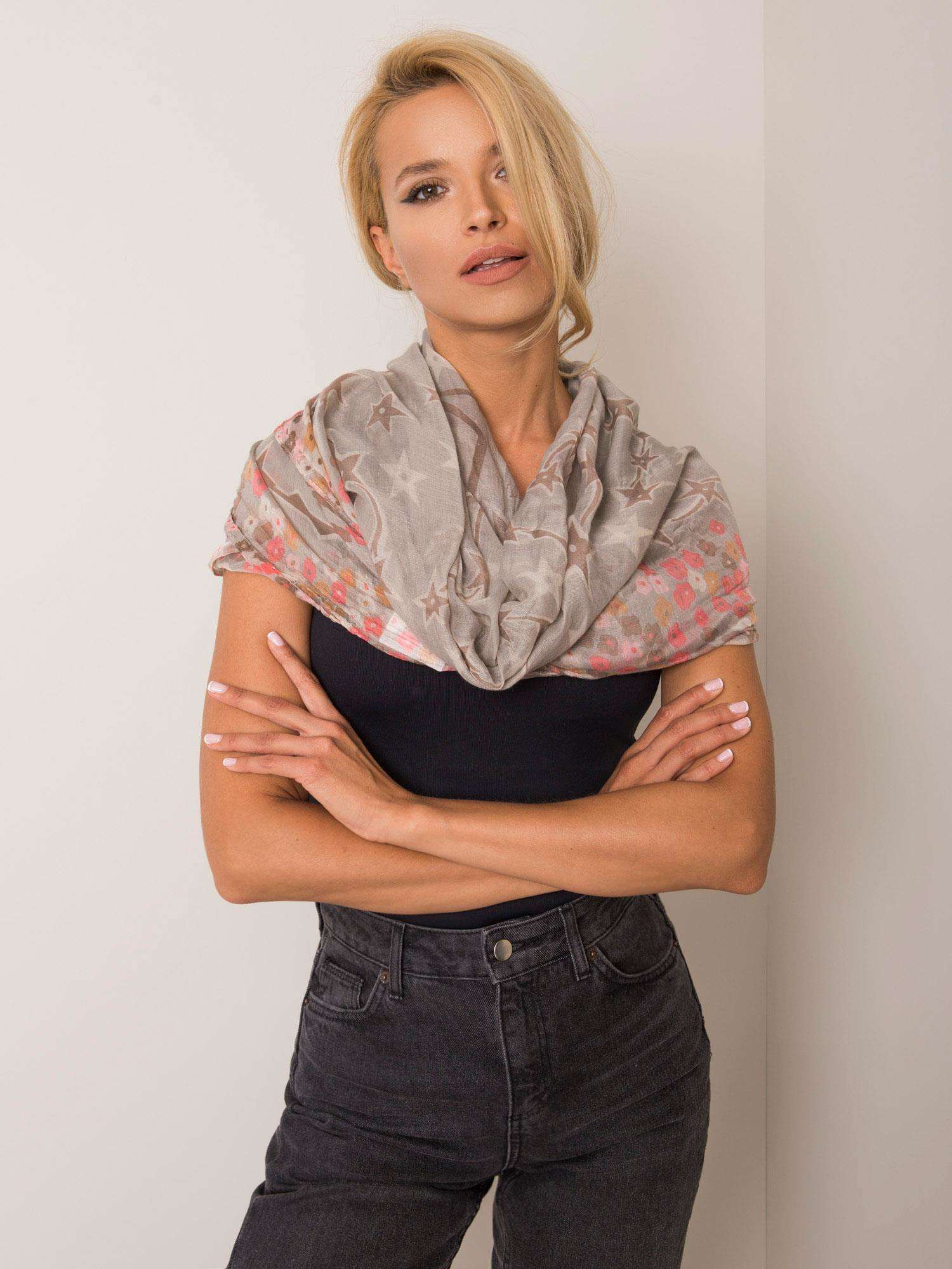 Béžová dámska šatka s potlačou AT-CH-FM-16089-beige Veľkosť: ONE SIZE