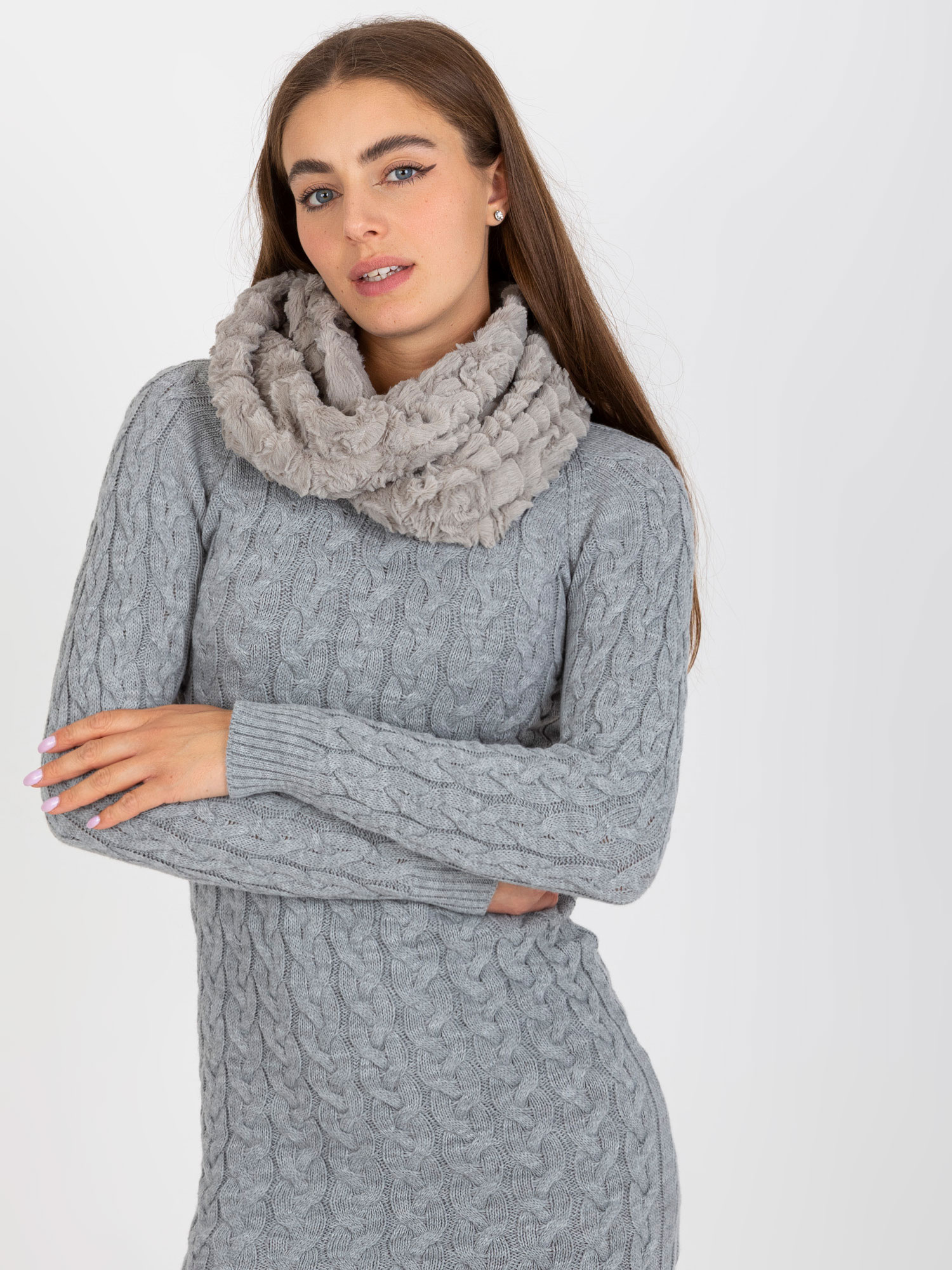 Sivý kožušinový šál -AT-KM-S-8253.18-grey Veľkosť: ONE SIZE