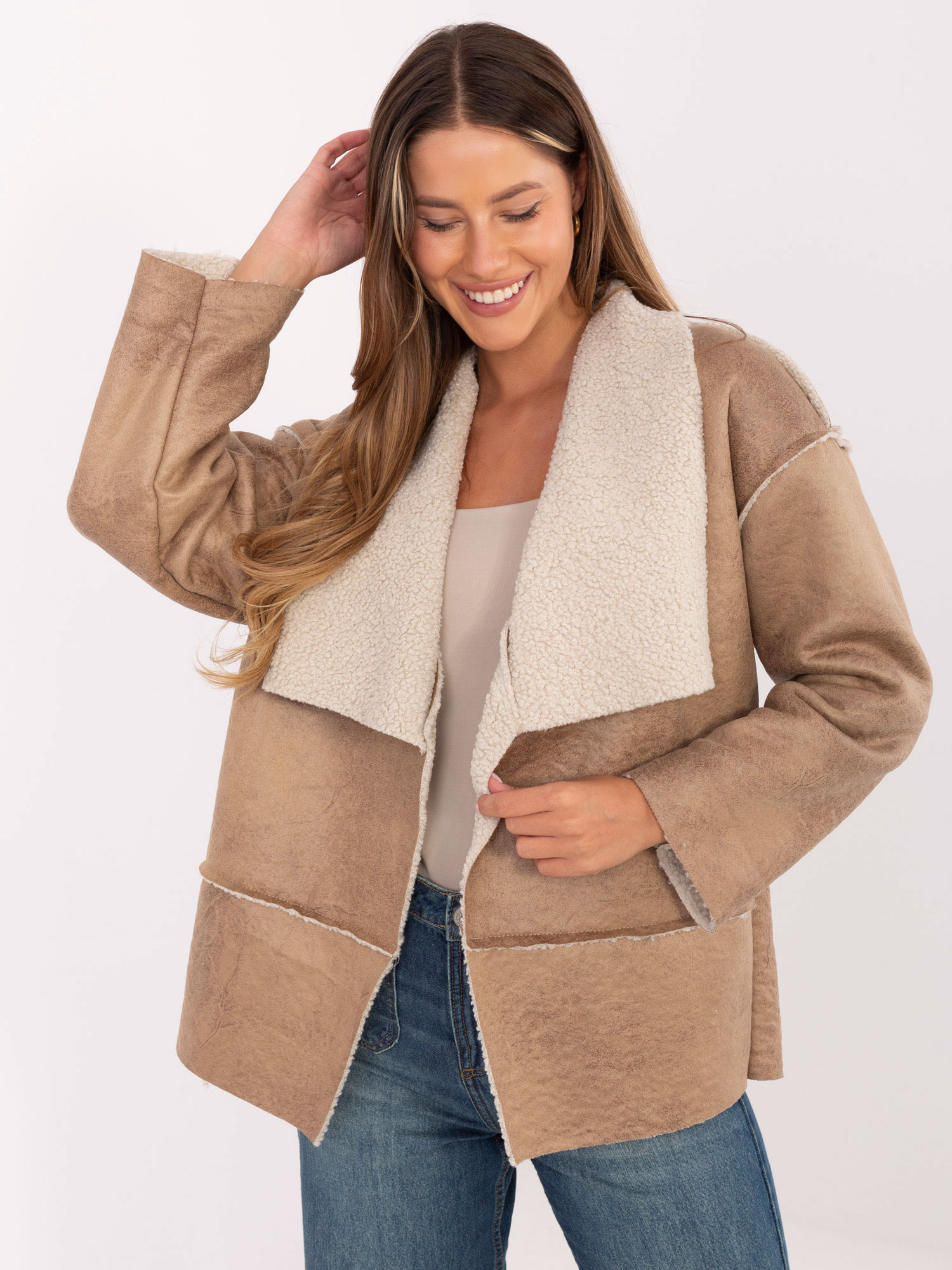 Béžová dámska prechodná bunda bez zapínania IT-KR-95616.66-beige Veľkosť: ONE SIZE