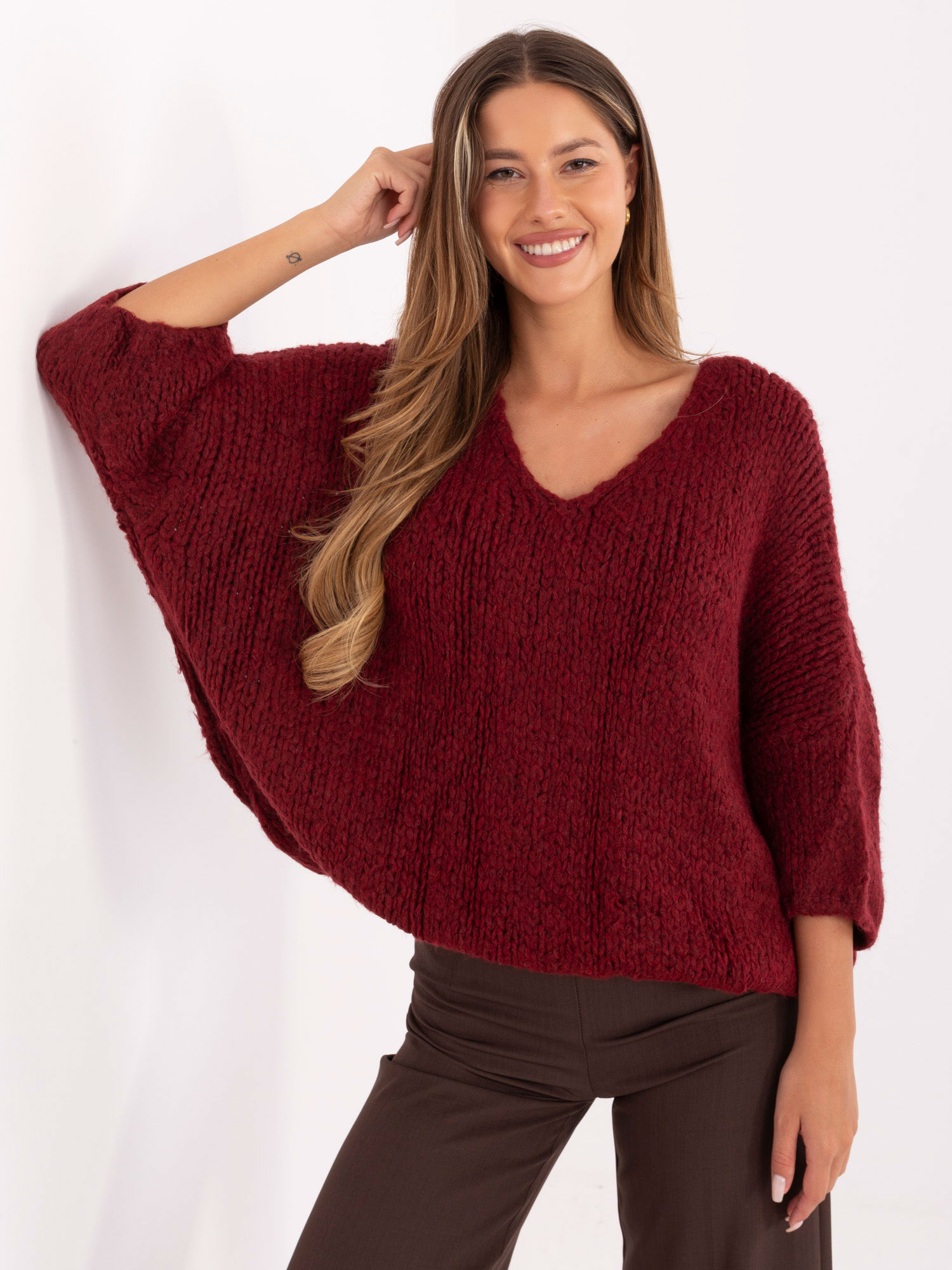 Vínový dámsky oversize sveter IT-SW-7703.70-bordo Veľkosť: ONE SIZE